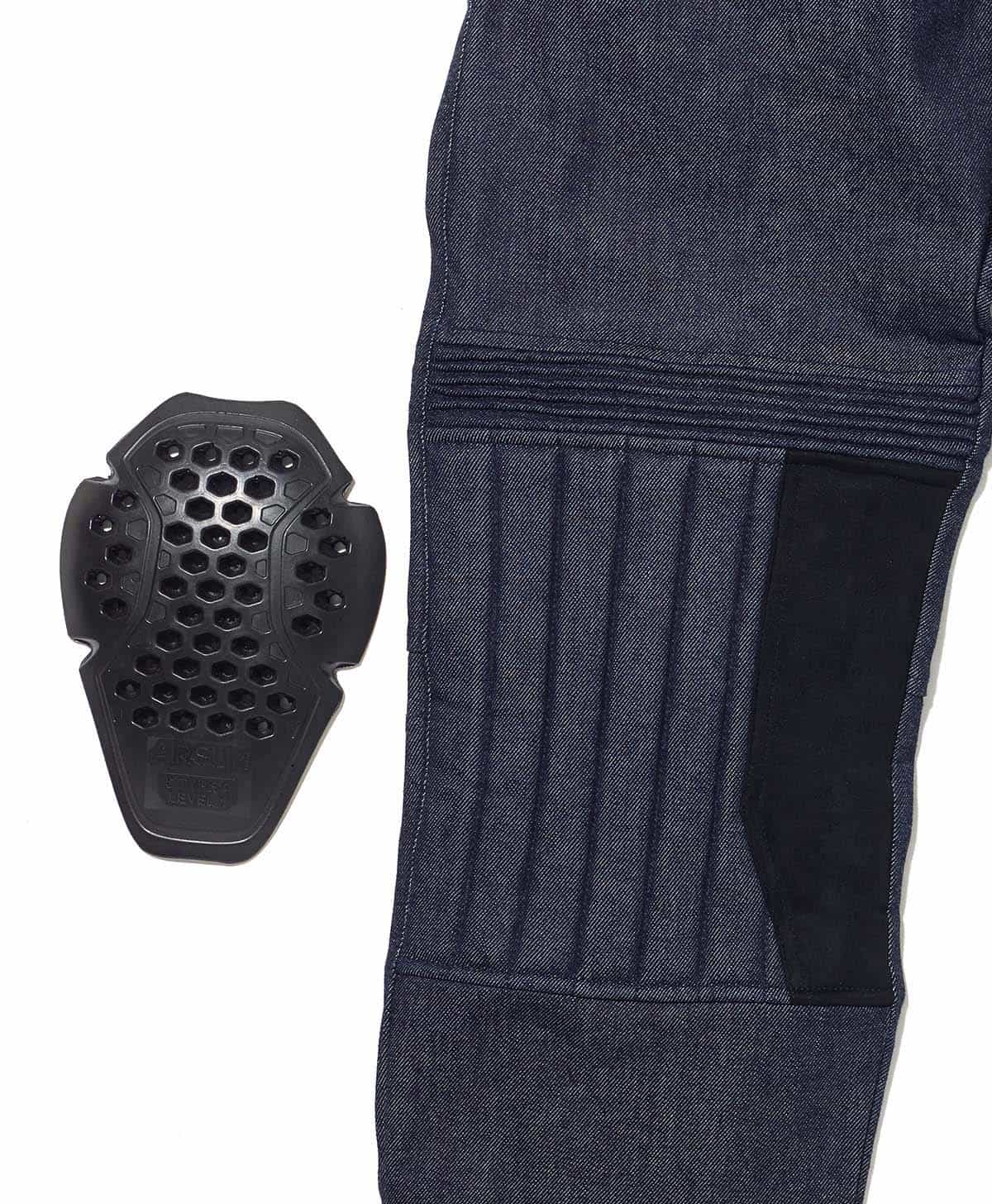 CE LEVEL1 AIR SLIM PAD / SHOULDERもしくはCE LEVEL2 CE SHOULDER PROTECTOR(MEN`S)を装備可能