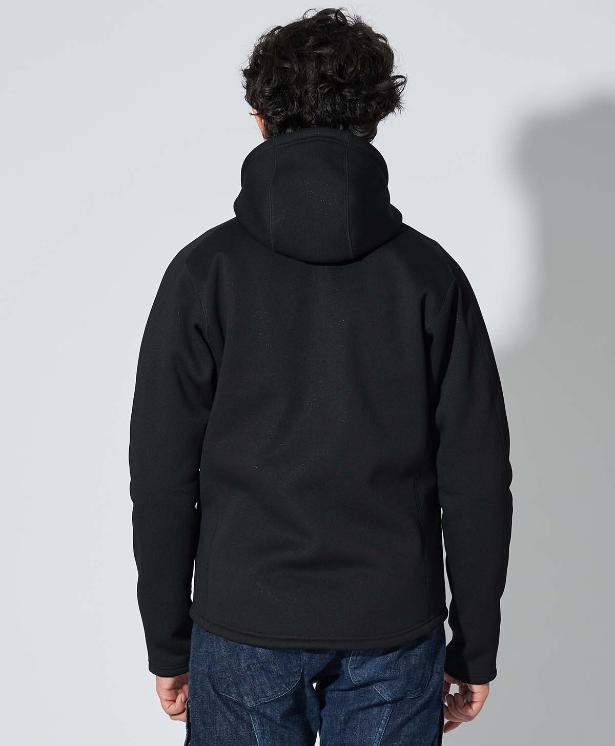 H175 B89 W78サイズL Tシャツ着用