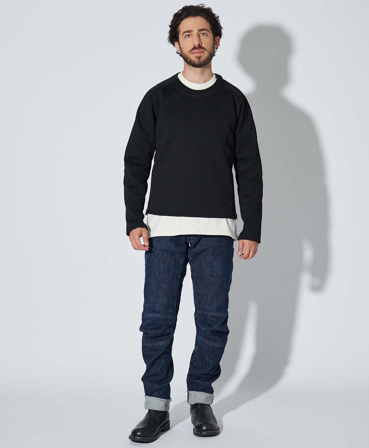 H175 B89 W78サイズL Tシャツ着用