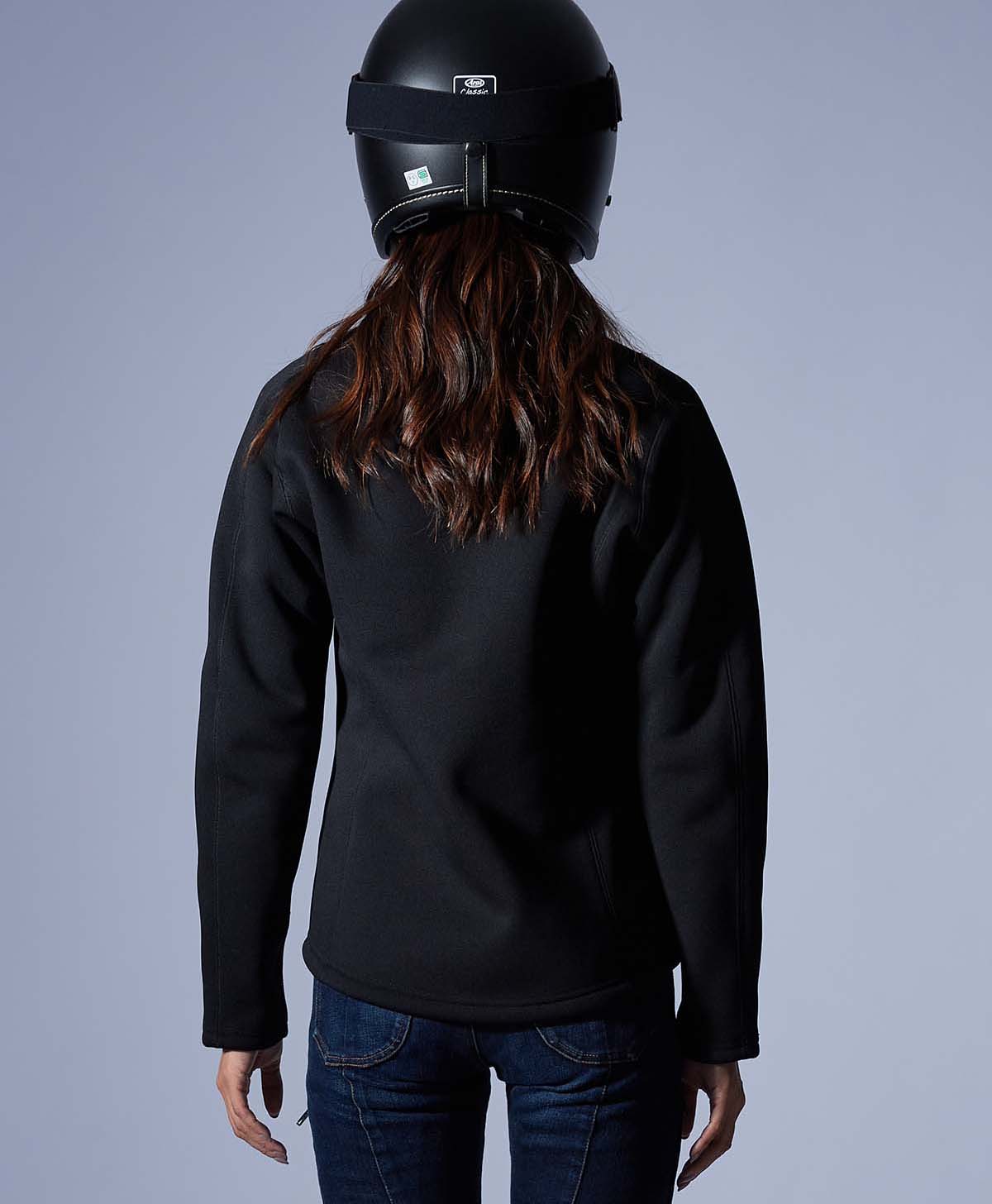 H170 B83 W59 H84 サイズM Tシャツ着用