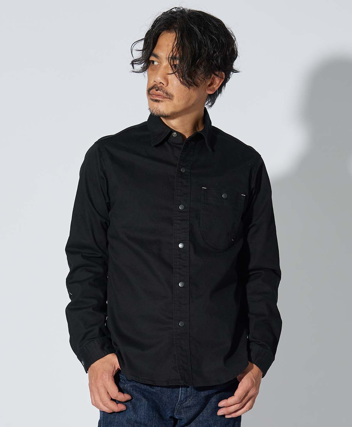 173cm 62kg サイズL /インナー:ロンT