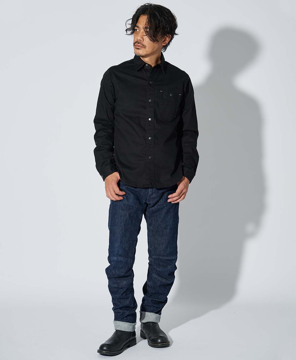 173cm 62kg サイズL /インナー:ロンT