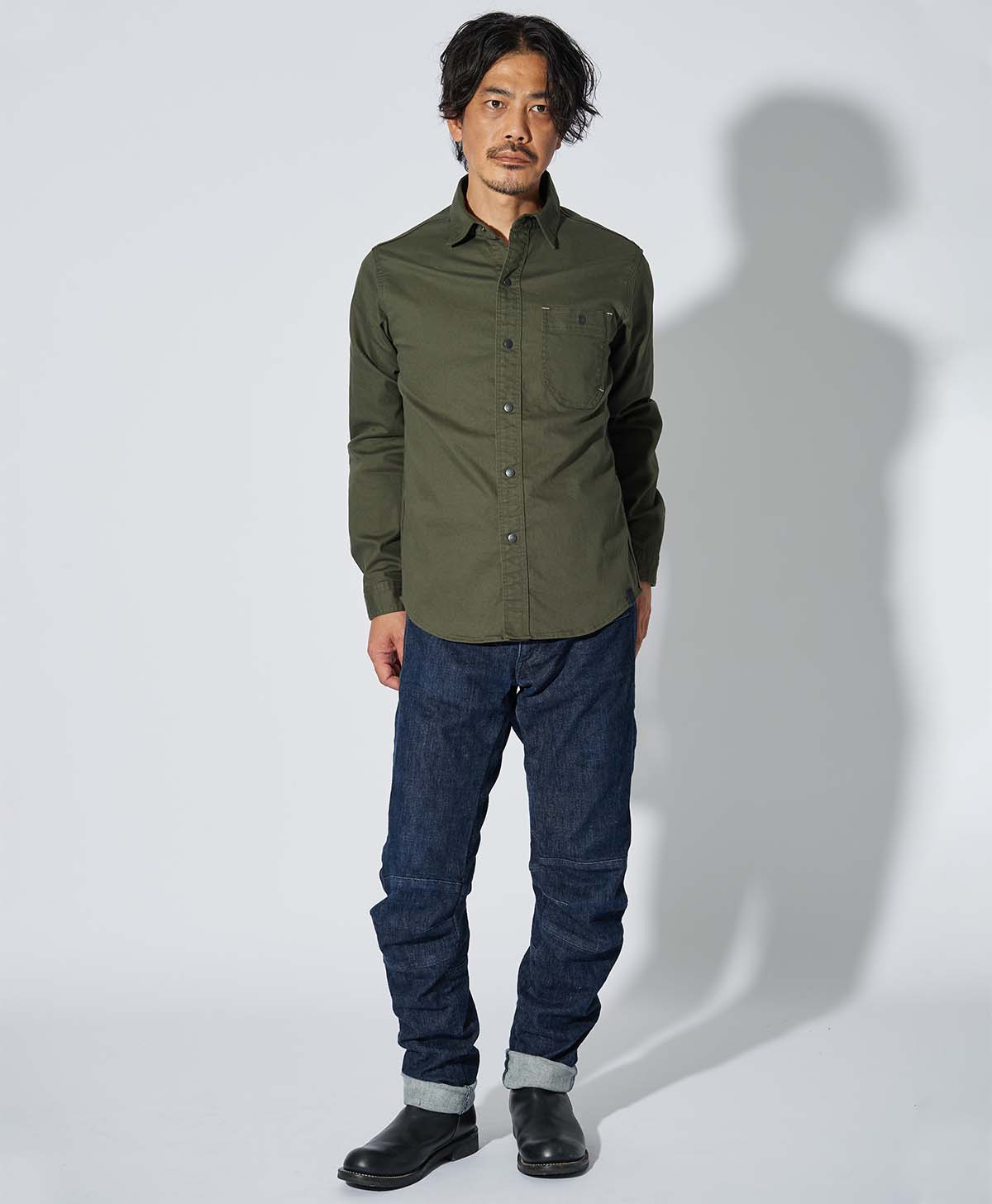 173cm 62kg サイズL /インナー:ロンT