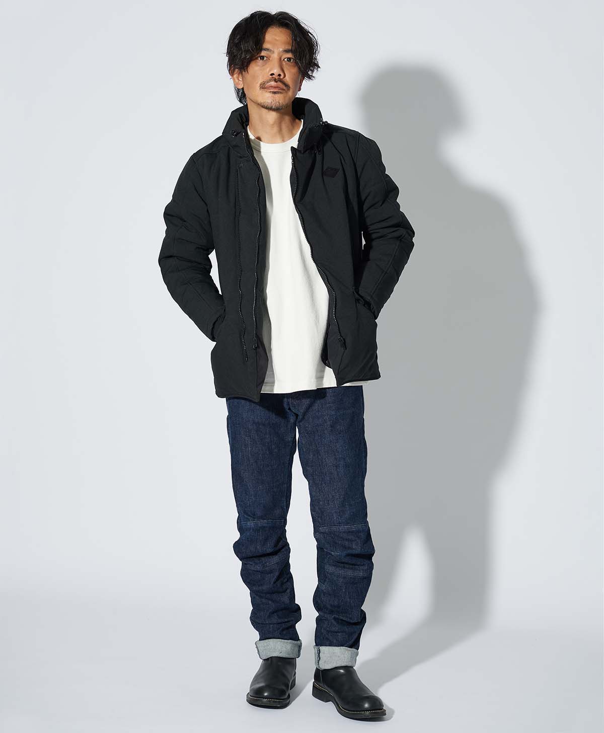 173cm 62kg サイズL /インナー:ロンT