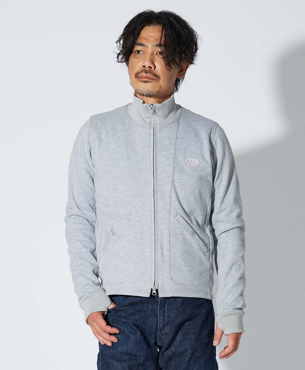 173cm 62kg サイズL /インナー:ロンT