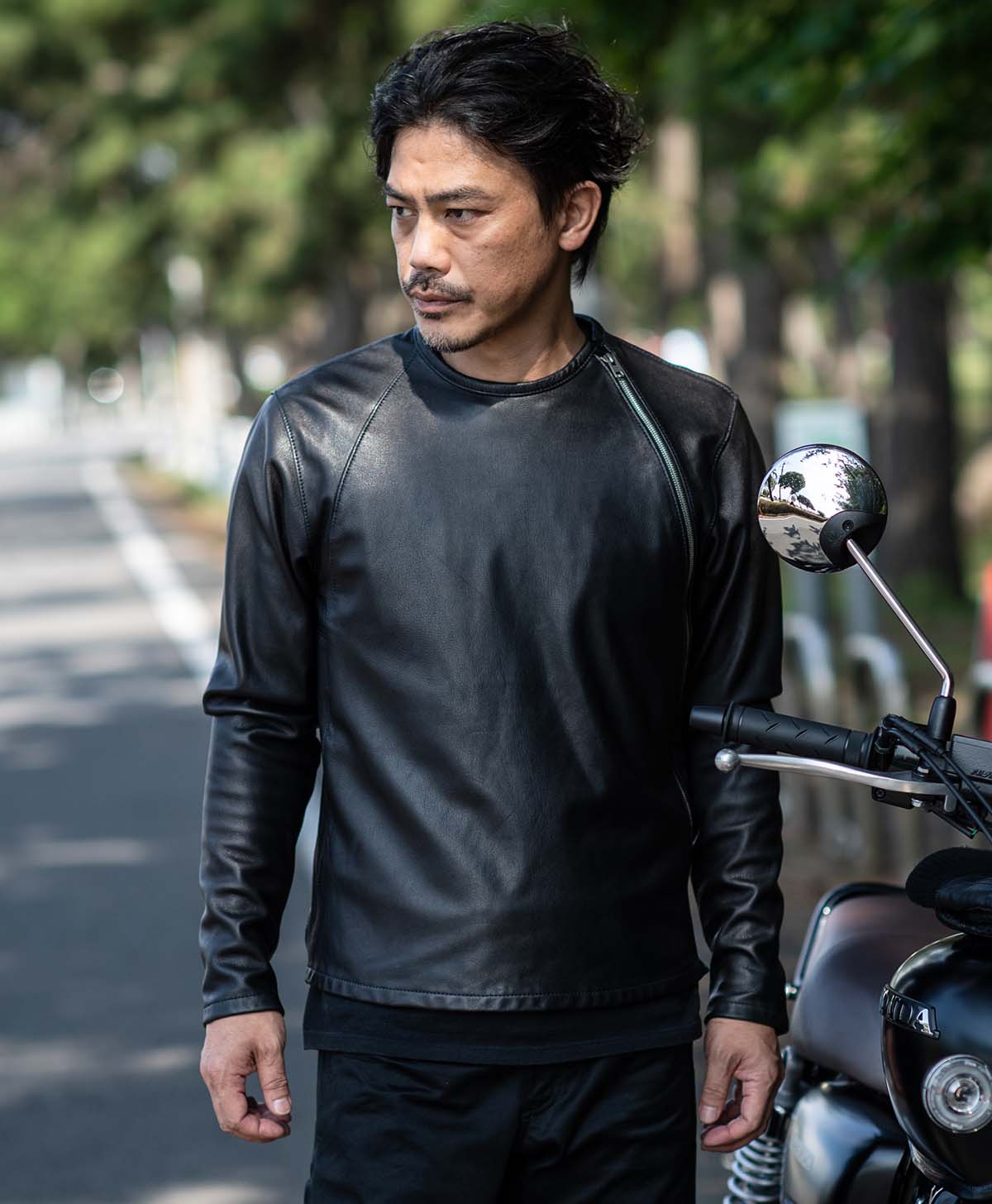173cm 62kg サイズL Tシャツ着用