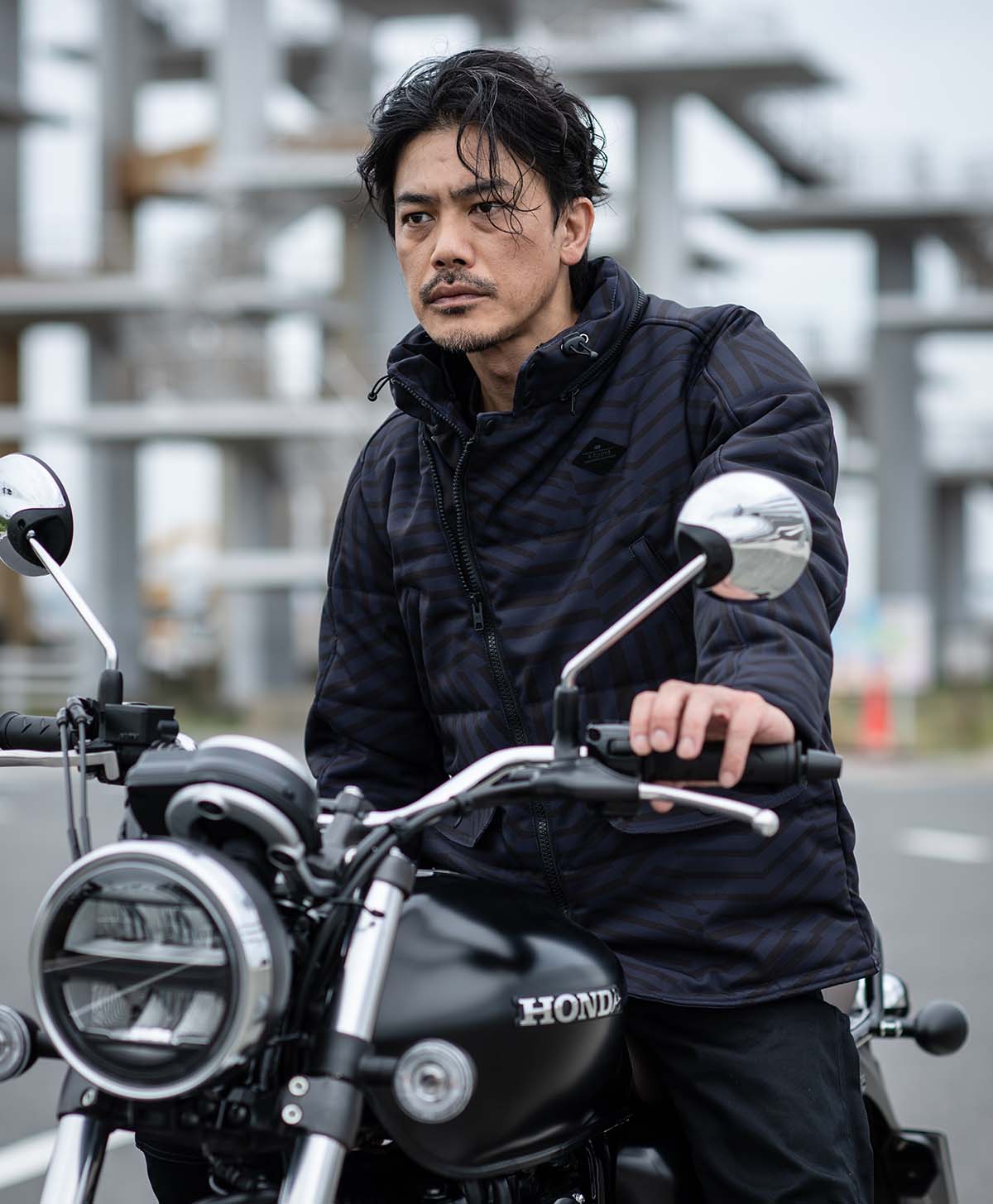 173cm 62kg サイズL /インナー:ロンT