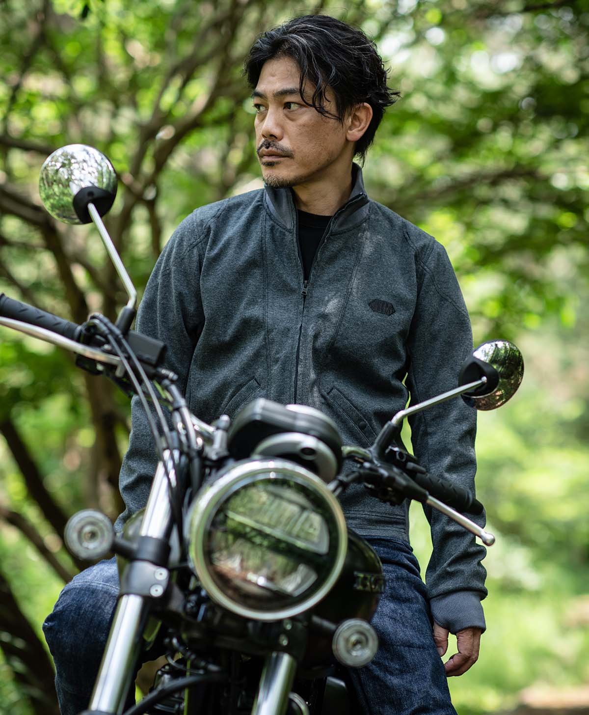 173cm 62kg サイズL /インナー:ロンT