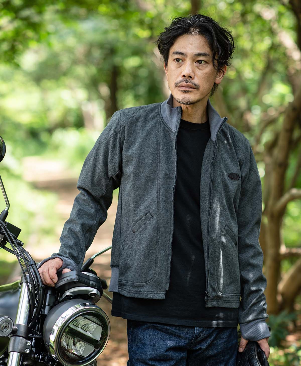 173cm 62kg サイズL /インナー:ロンT