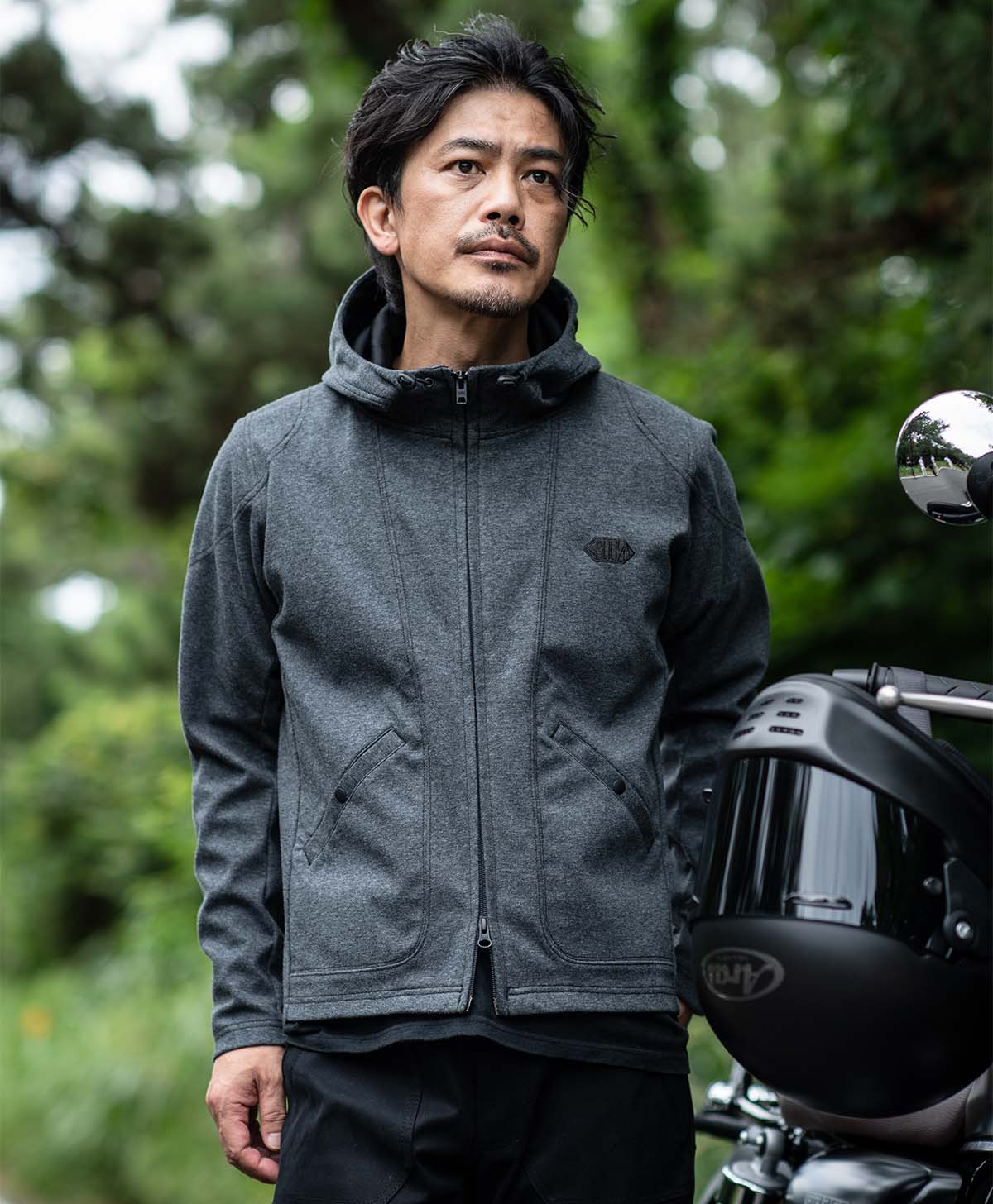 173cm 62kg サイズL /インナー:ロンT