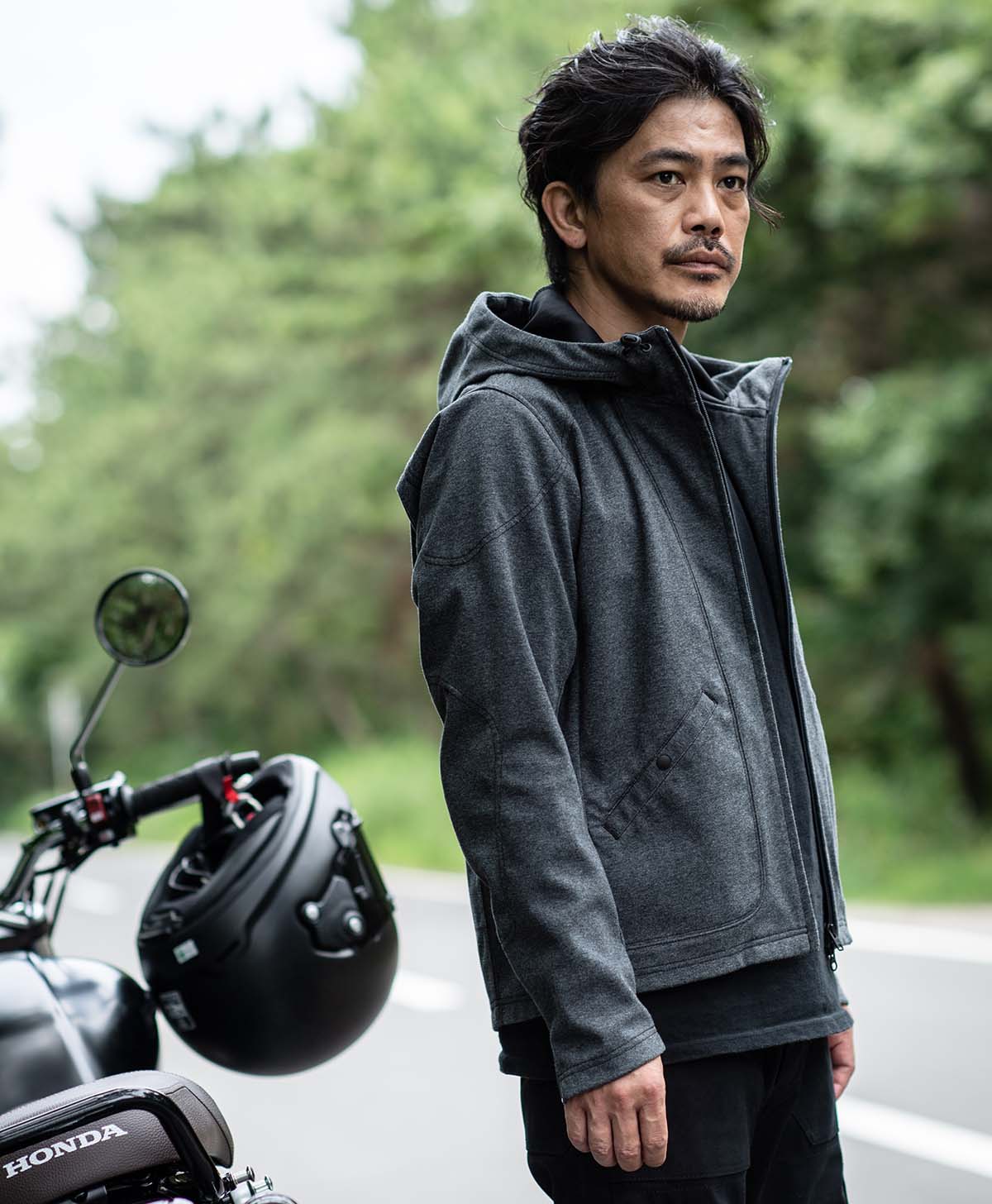 173cm 62kg サイズL /インナー:ロンT