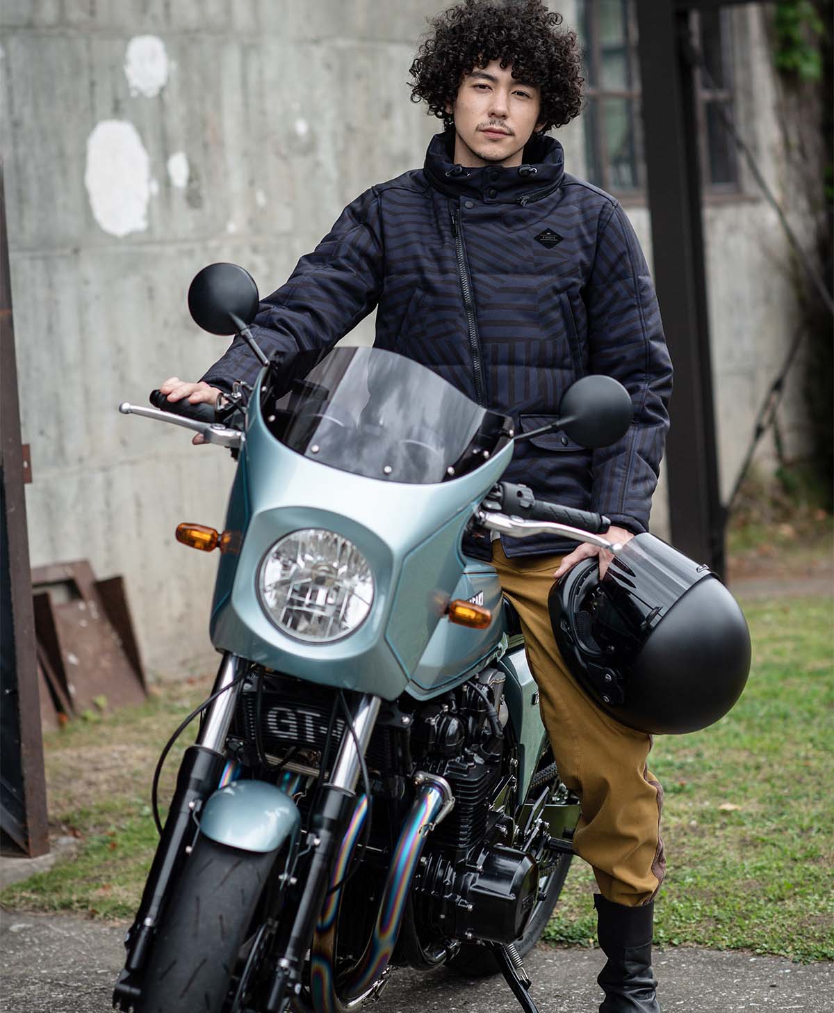 H184 B89 W71 サイズL Tシャツ着用