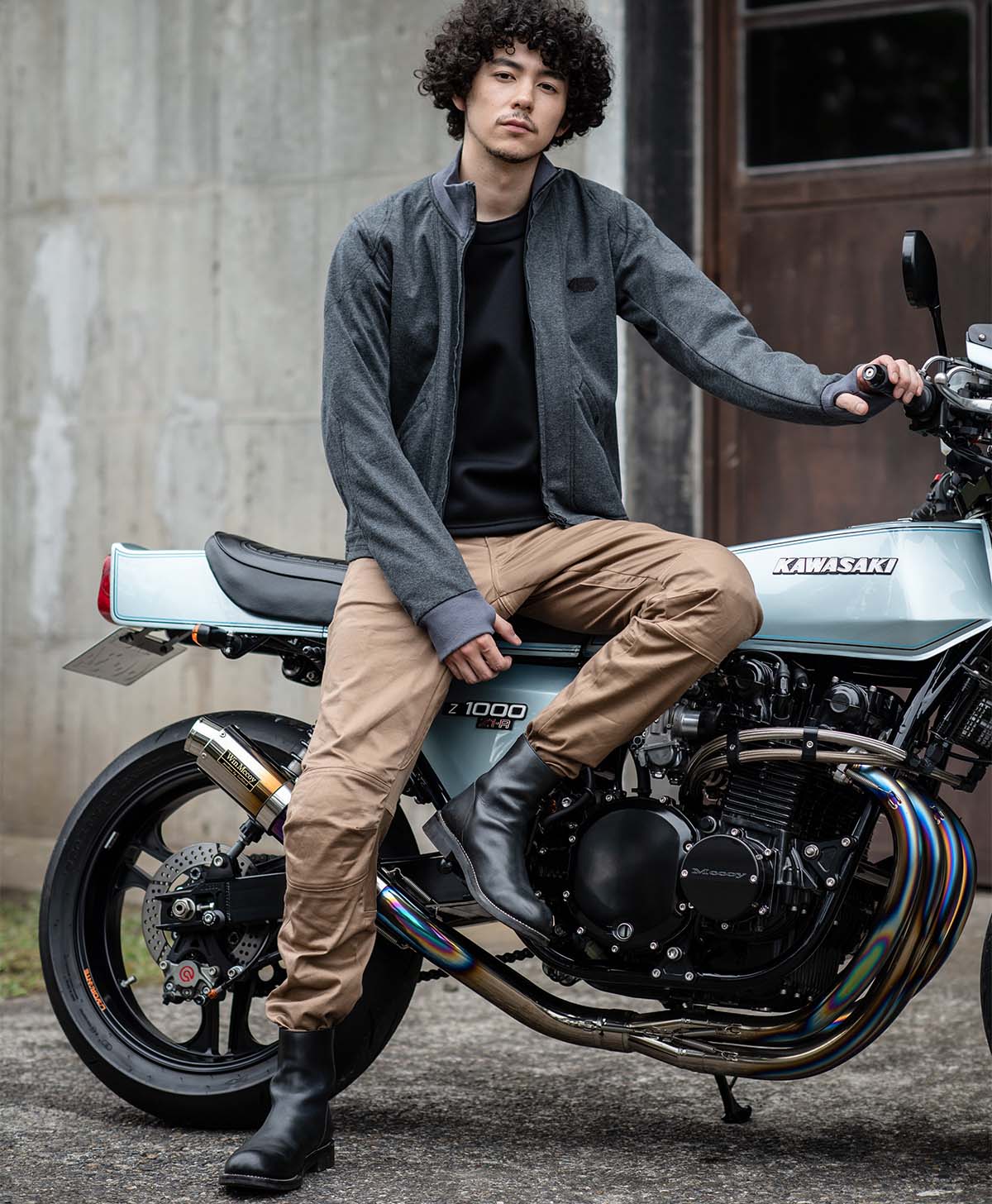 H184 B89 W71 サイズL Tシャツ着用