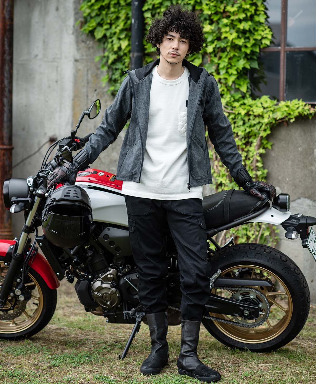 H184 B89 W71 サイズL Tシャツ着用