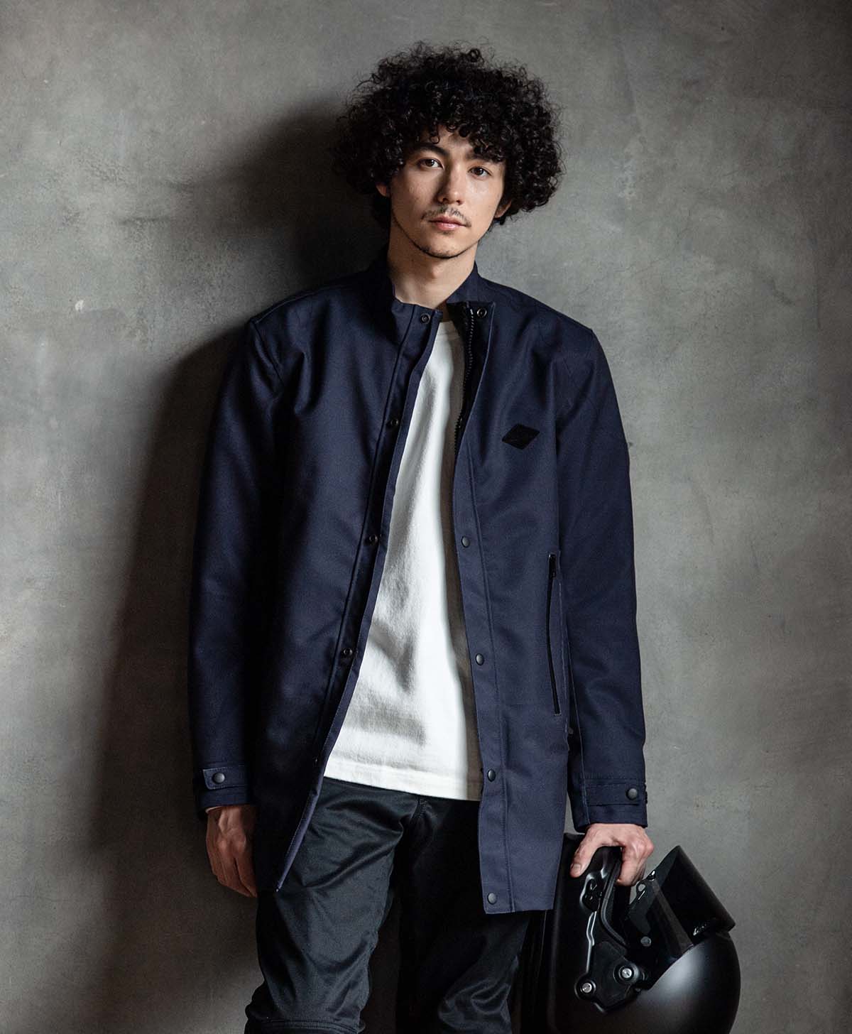 H184 B89 W71 サイズL Tシャツ着用
