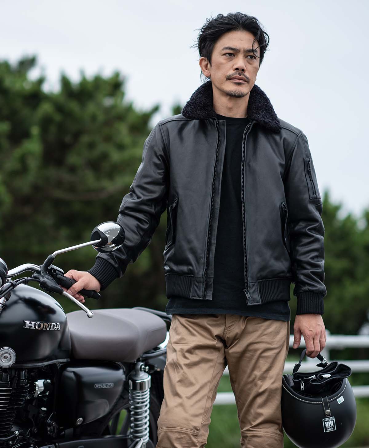 173cm 62kg サイズL /インナー:ロンT