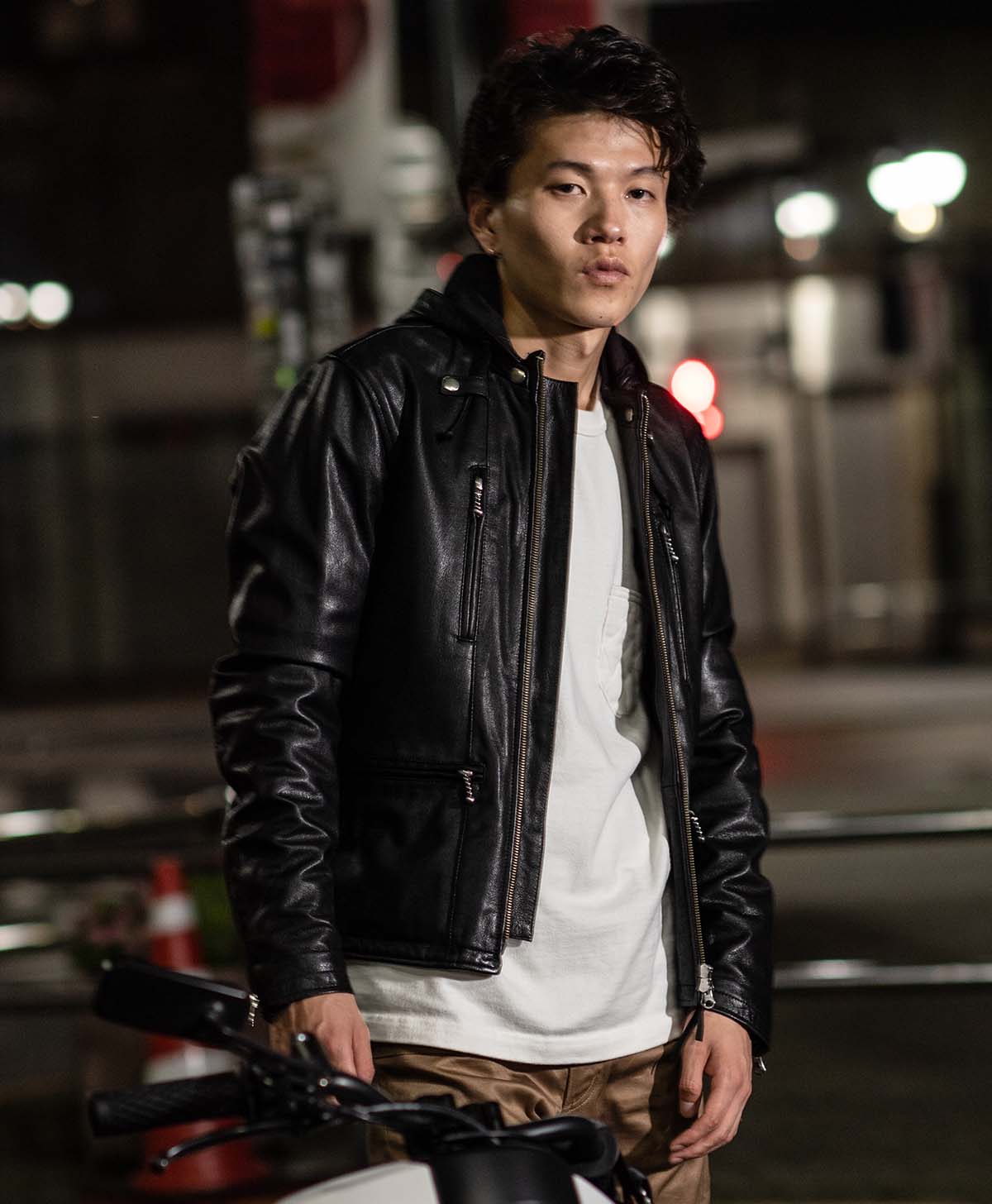 183cm 65kg サイズL Tシャツ着用