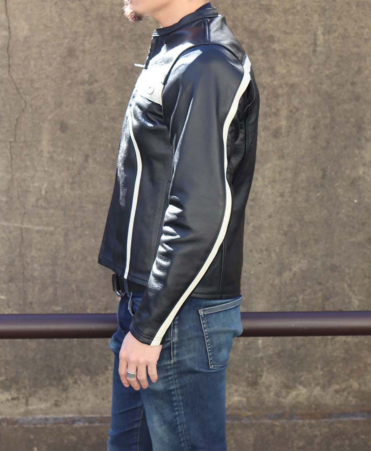 172cm 65kg サイズL Tシャツ着用