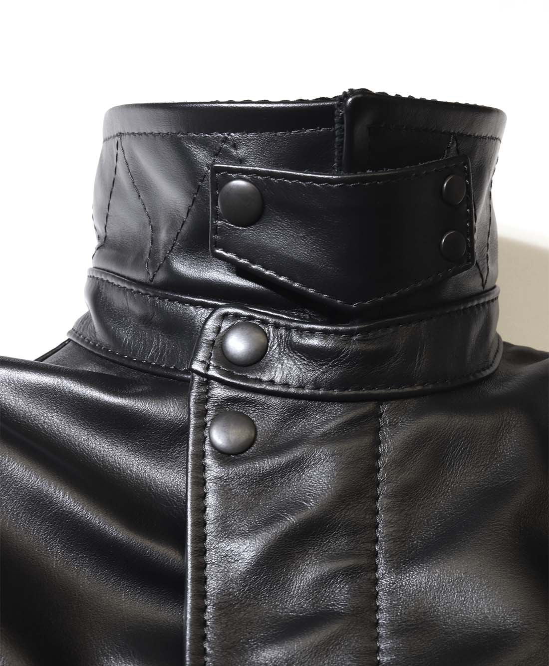 チンストラップの装備により首元を閉じることが可能