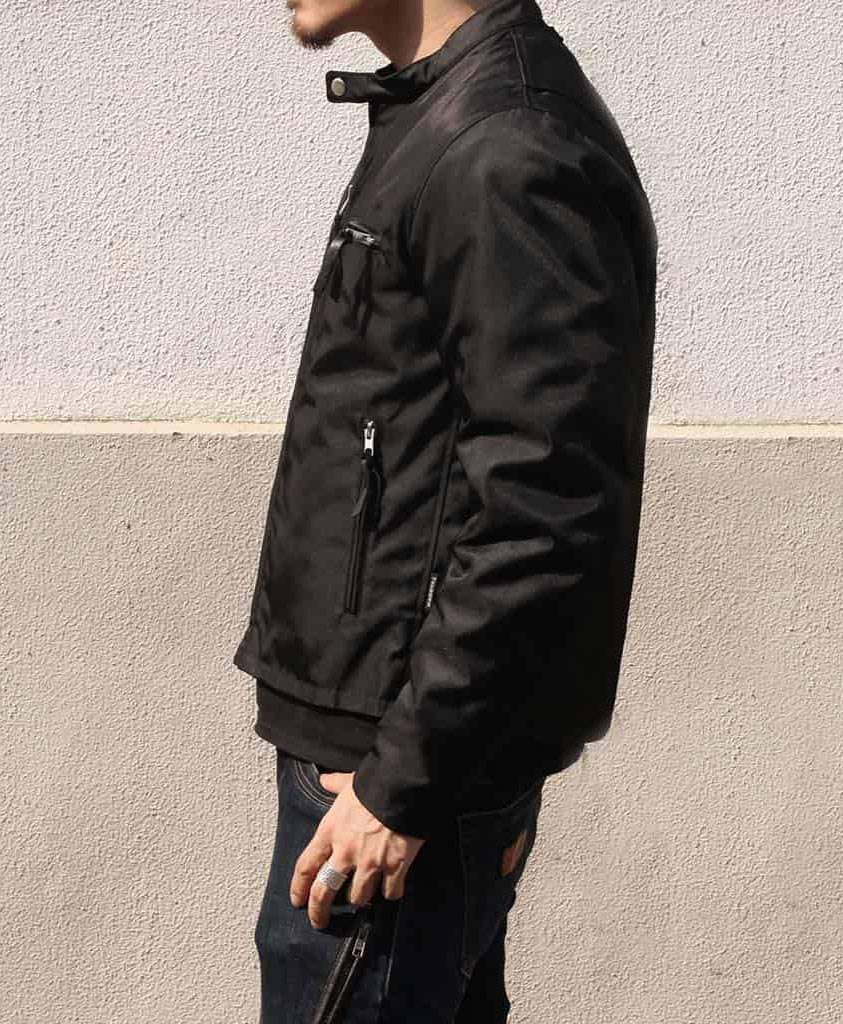 172cm 65kg サイズL Tシャツ着用