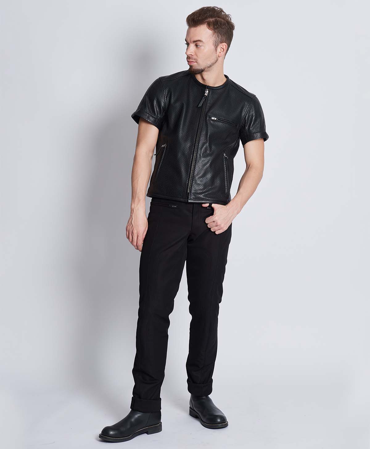 176cm 75kg サイズL Tシャツ着用