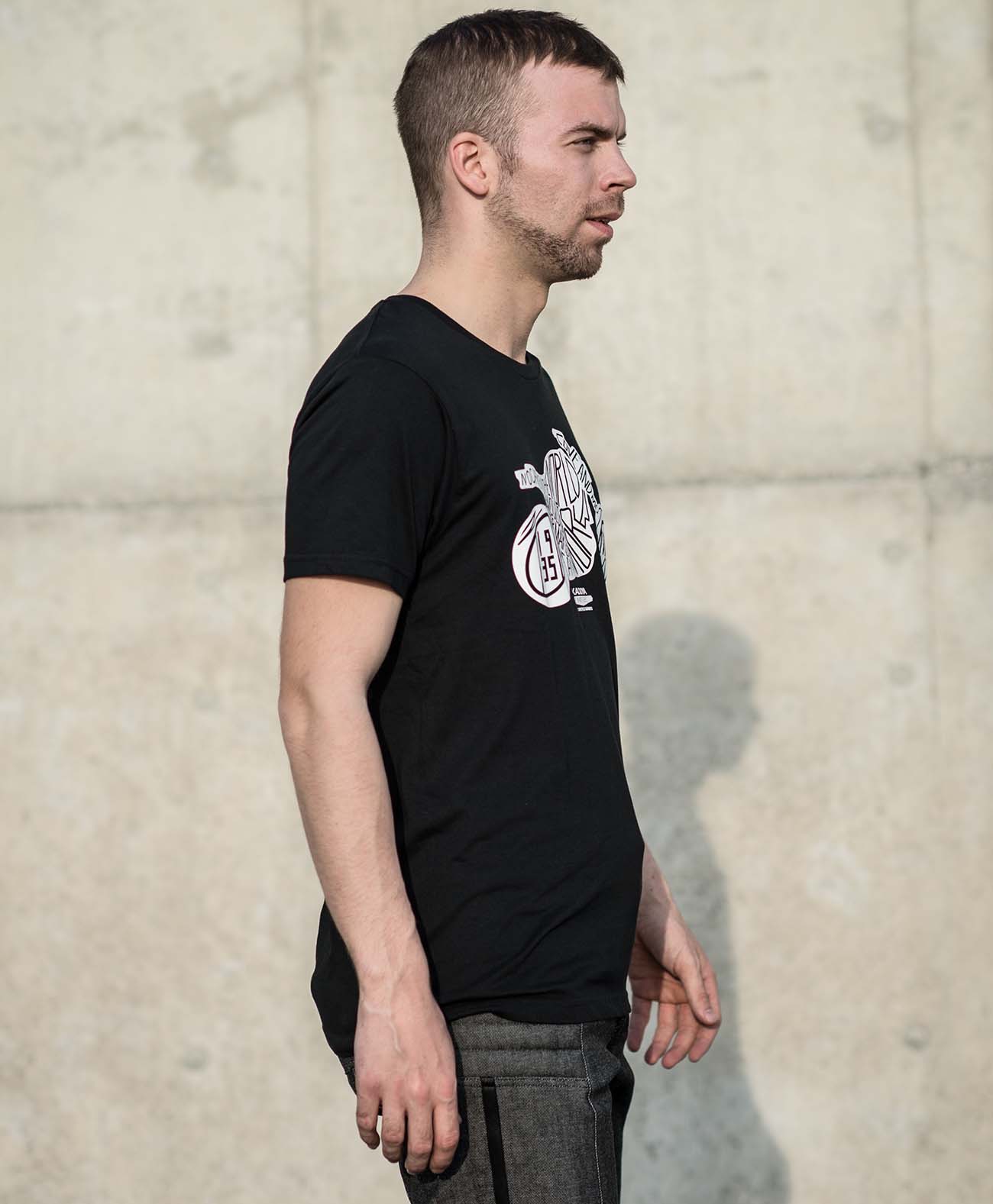 176cm 72kg サイズL