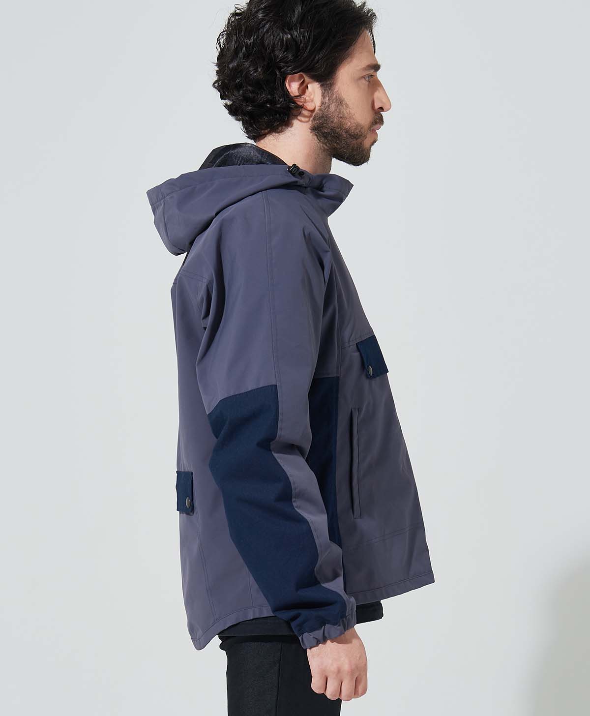 H175 B89 W78 サイズL Tシャツ着用
