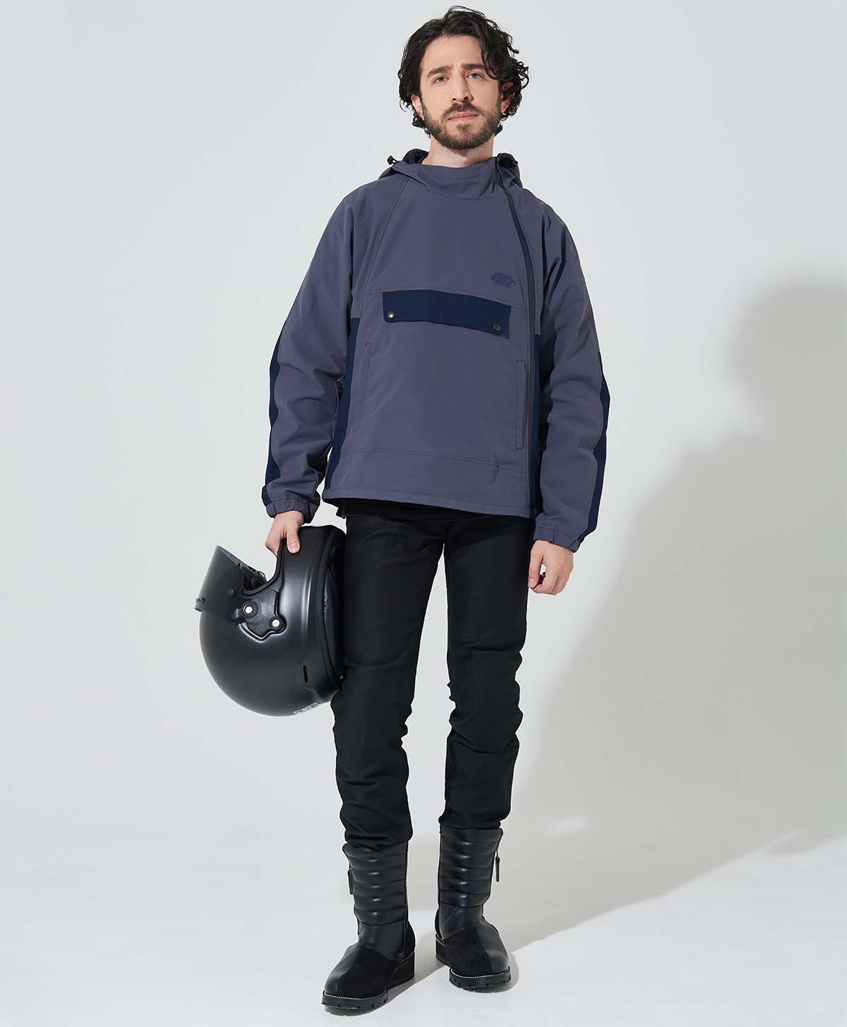H175 B89 W78 サイズL Tシャツ着用