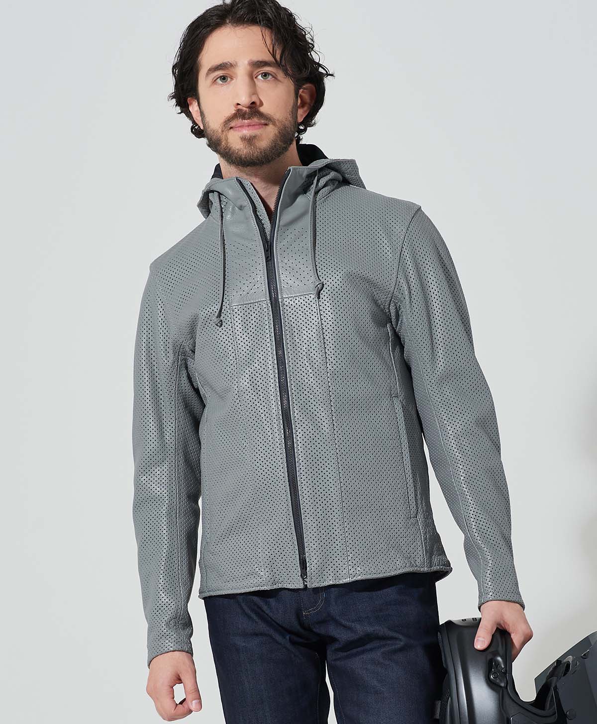 H175 B89 W78 サイズL Tシャツ着用