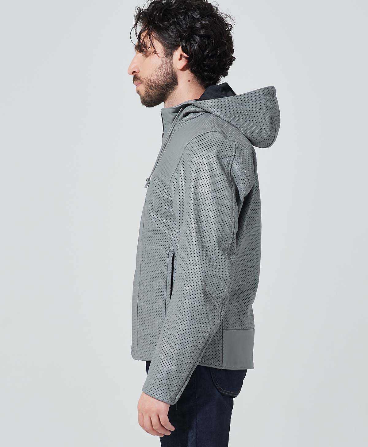 H175 B89 W78 サイズL Tシャツ着用