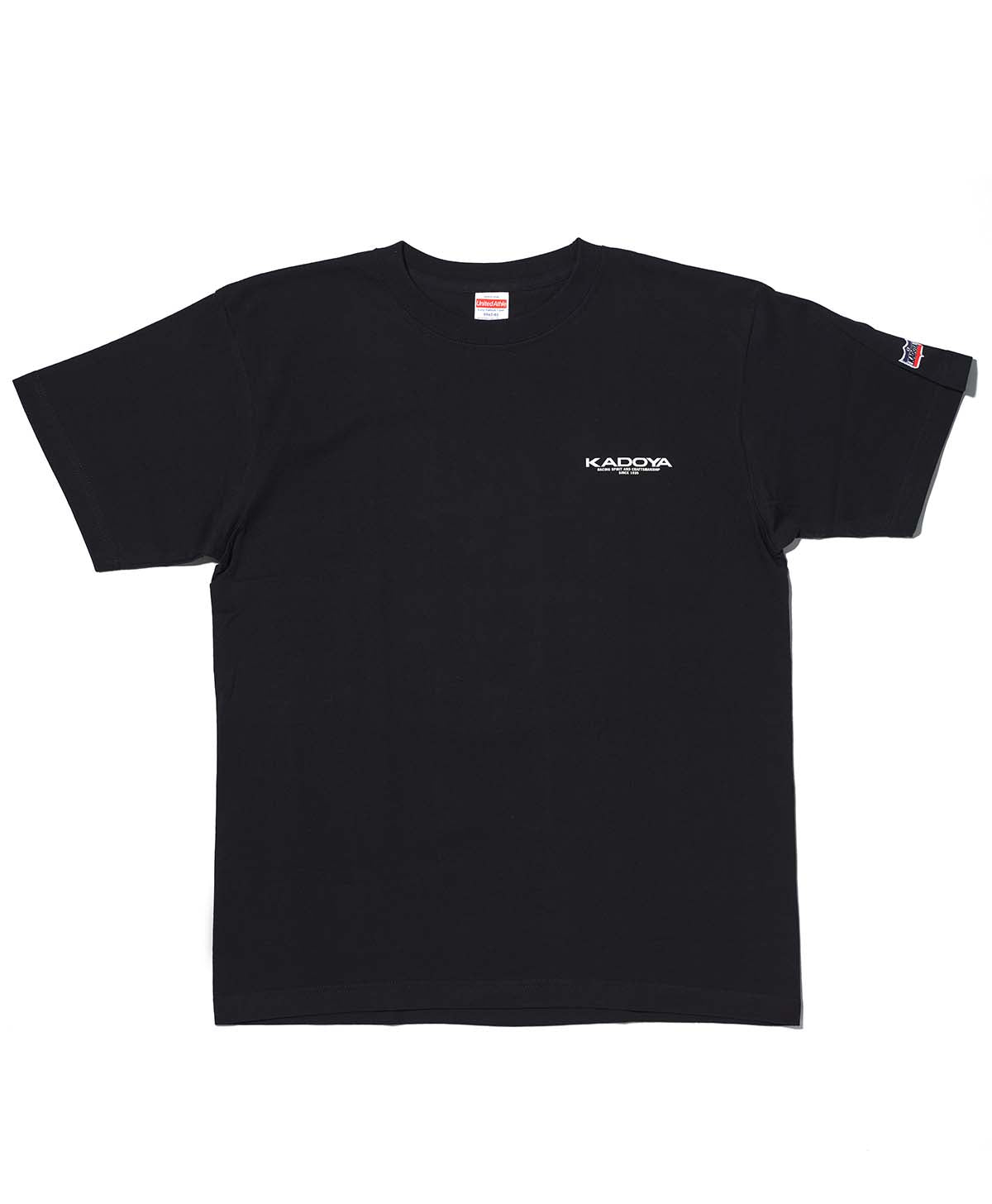 KADOYAロゴをバックにプリントしたTシャツ