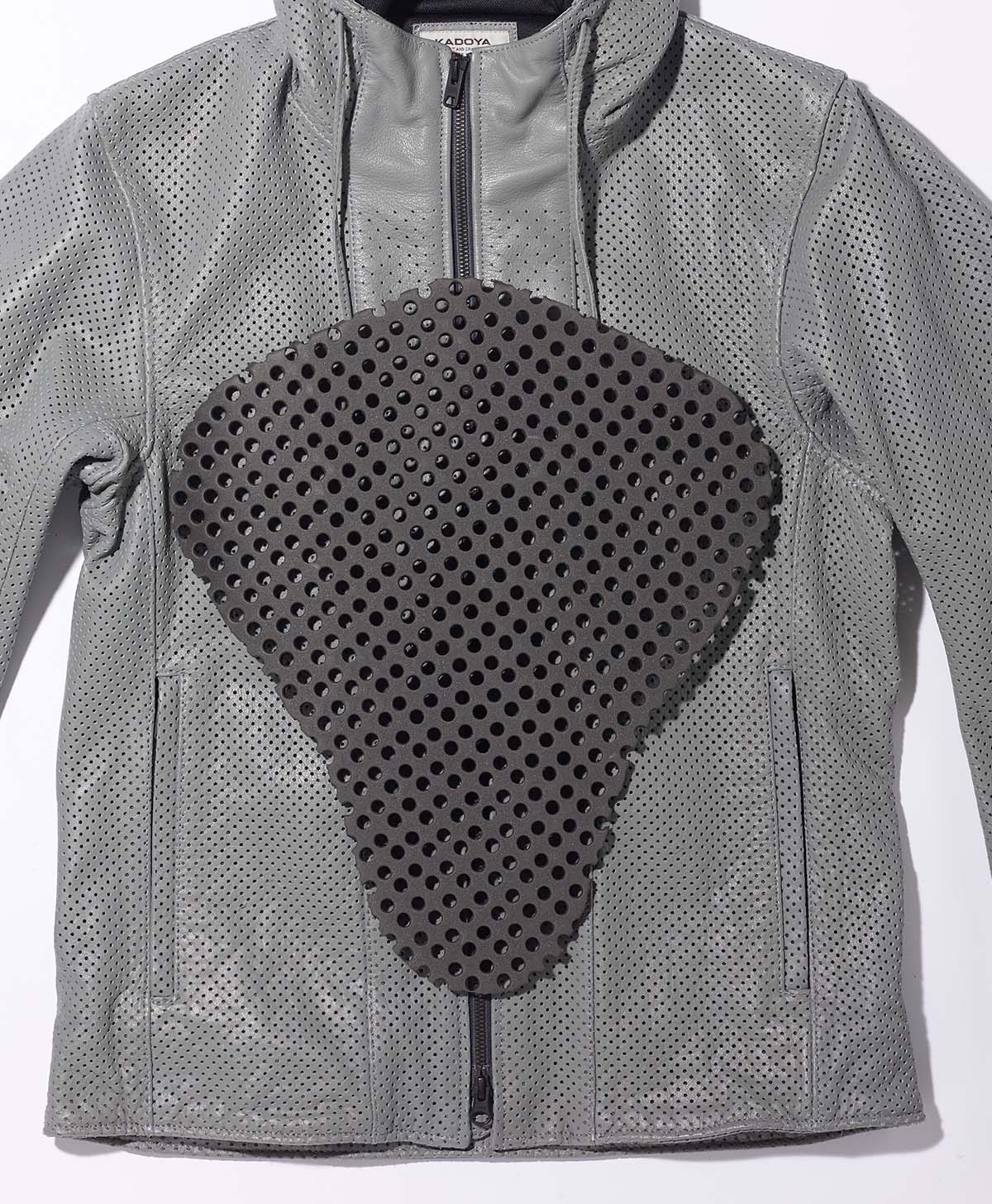 通気加工のソフトタイプ脊椎パッドが標準装備