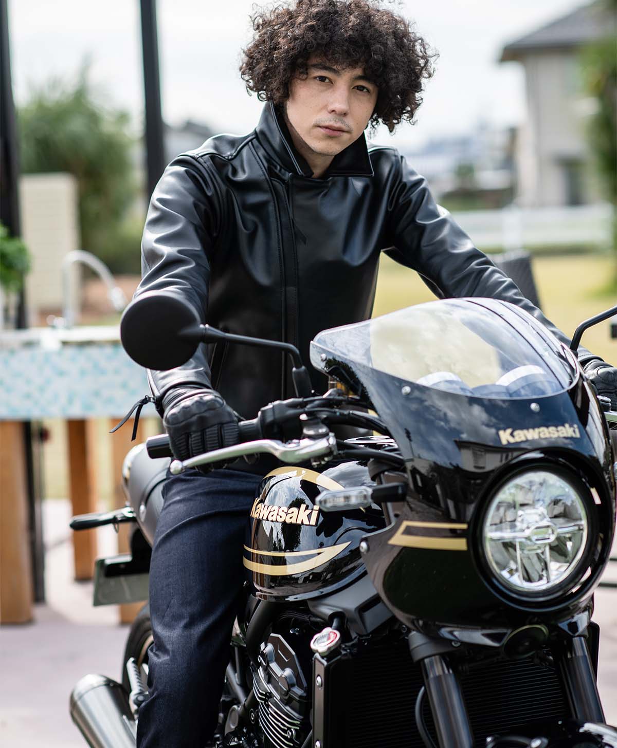 H184 B89 W71 サイズL Tシャツ着用