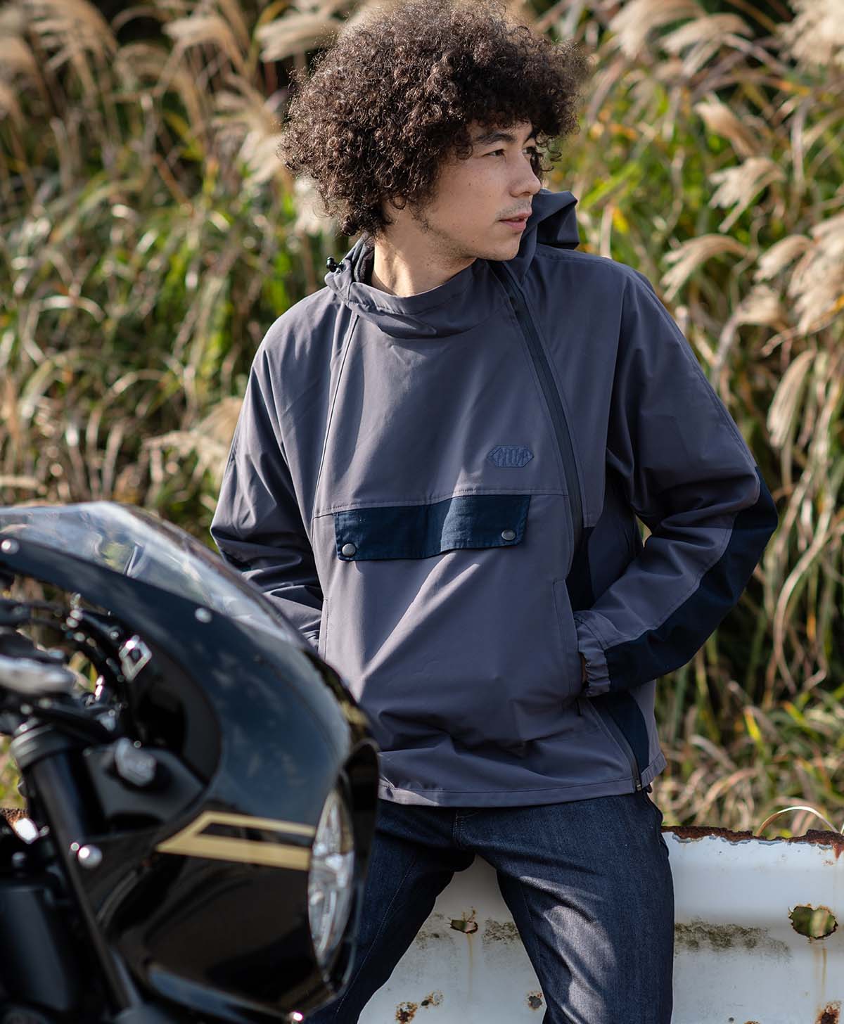 H184 B89 W71 サイズL Tシャツ着用