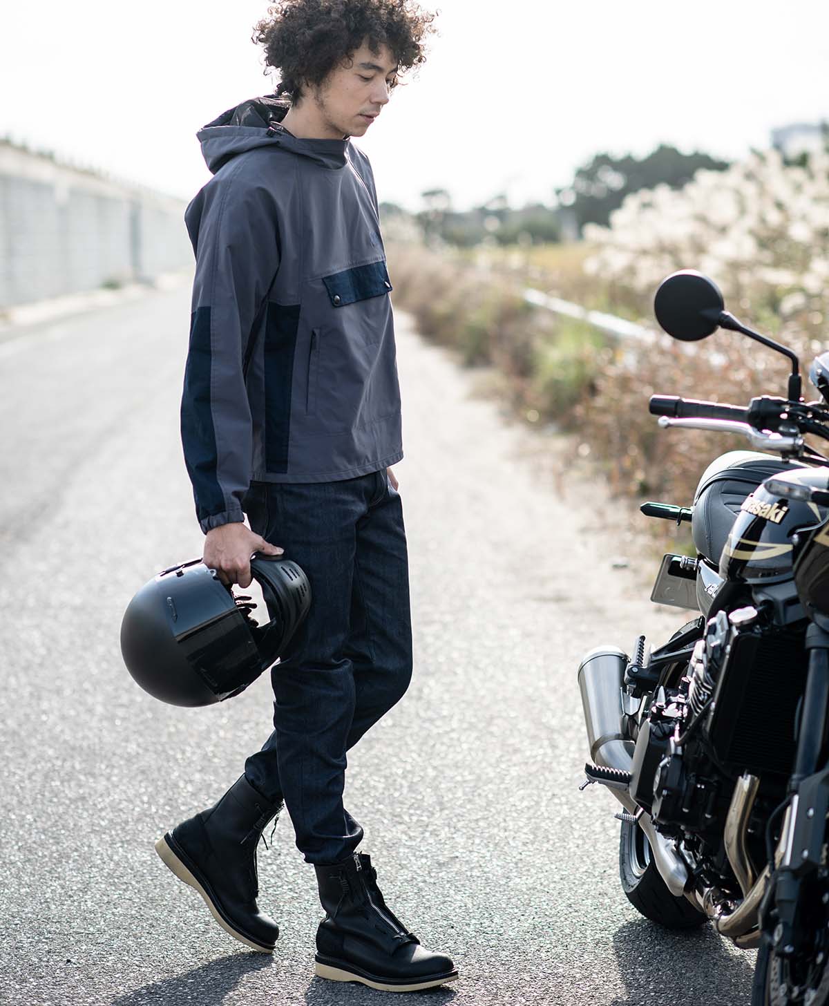 H184 B89 W71 サイズL Tシャツ着用