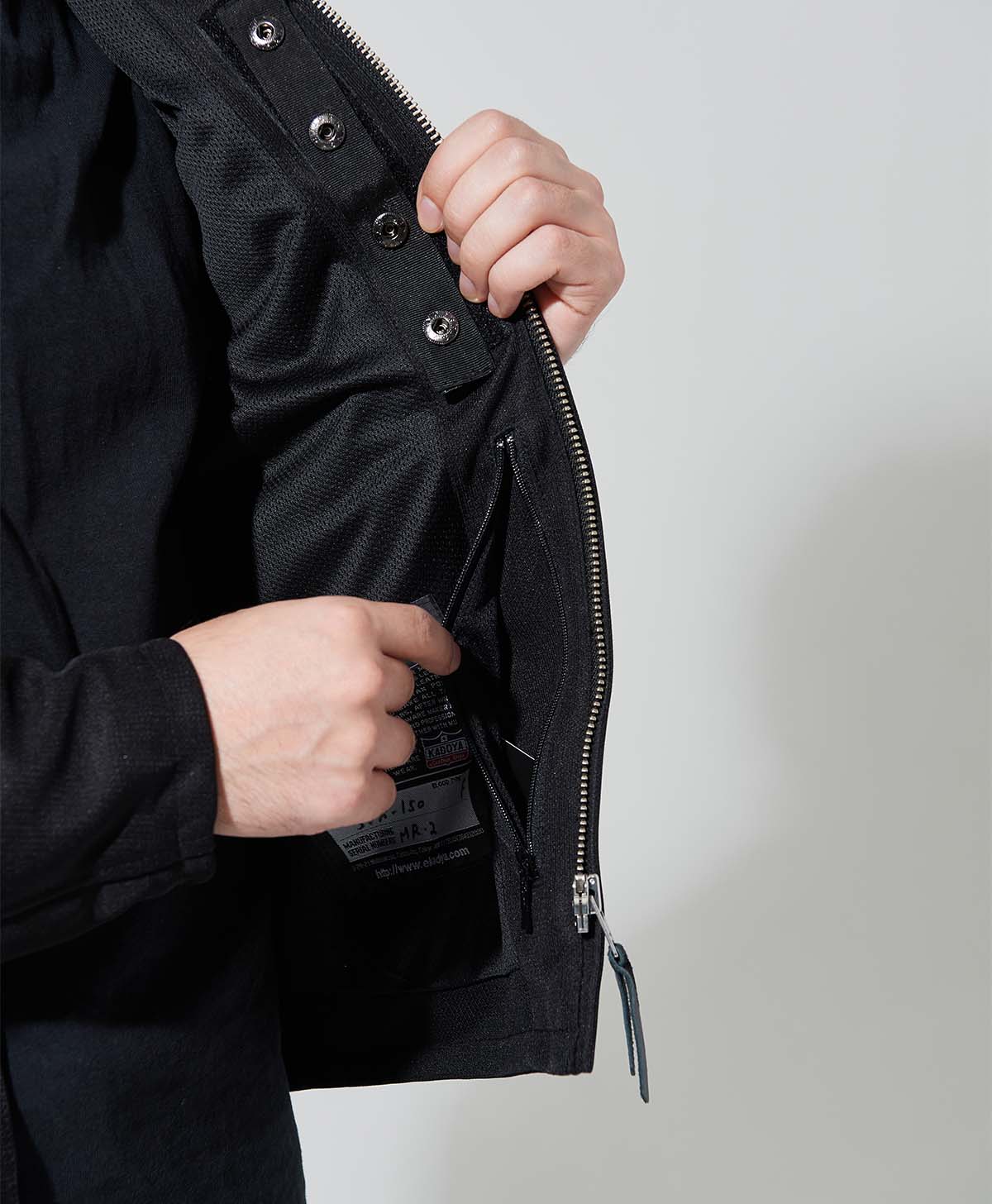 Mr-2 / Negro