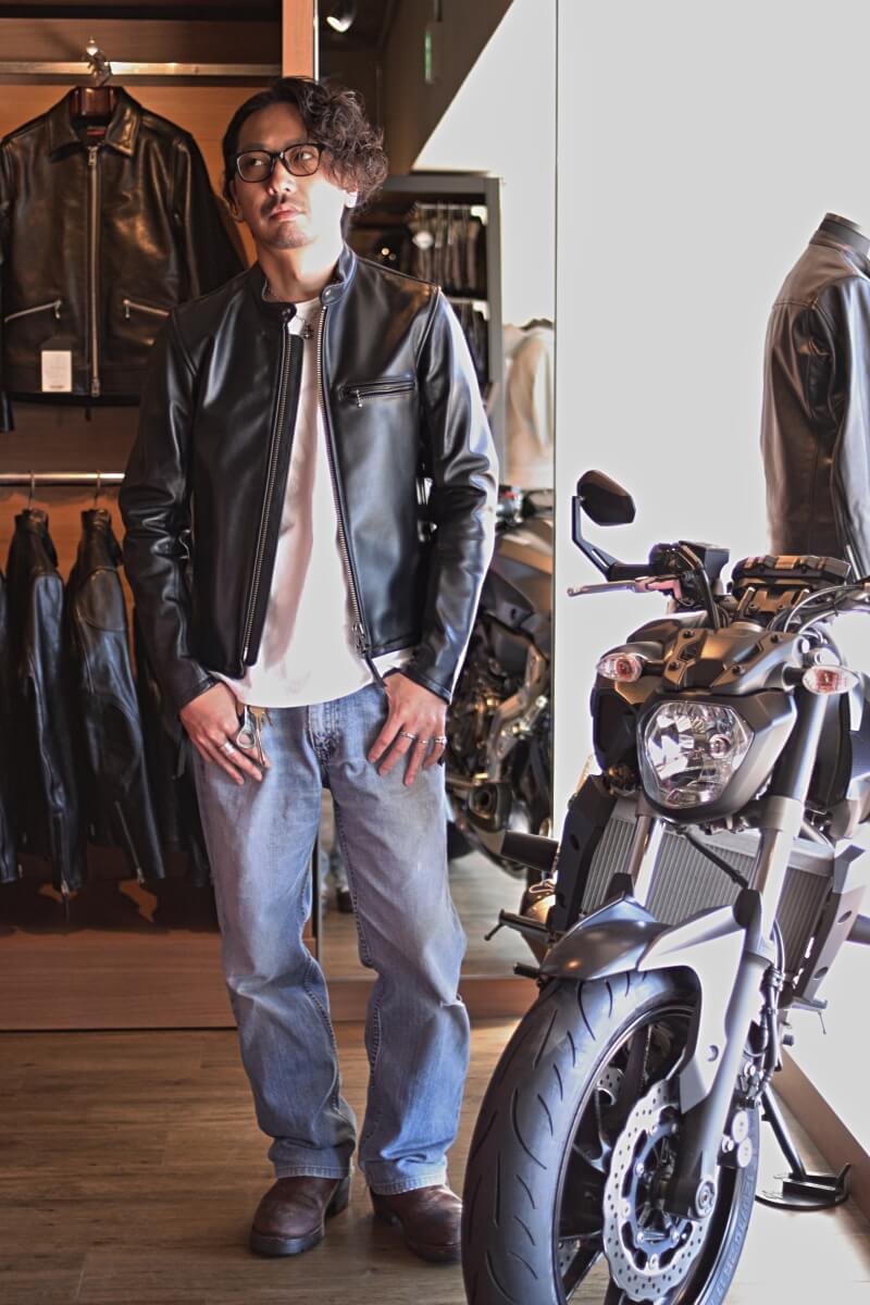 タイト、シンプル、ライダース。