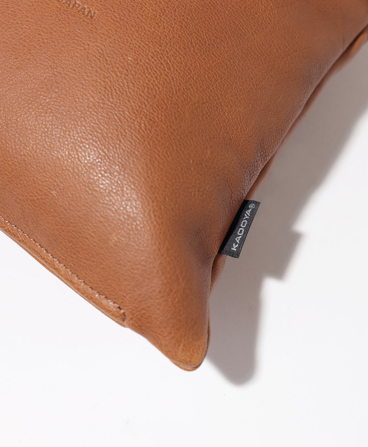 KM/LEATHER CUSHION / CAMEL