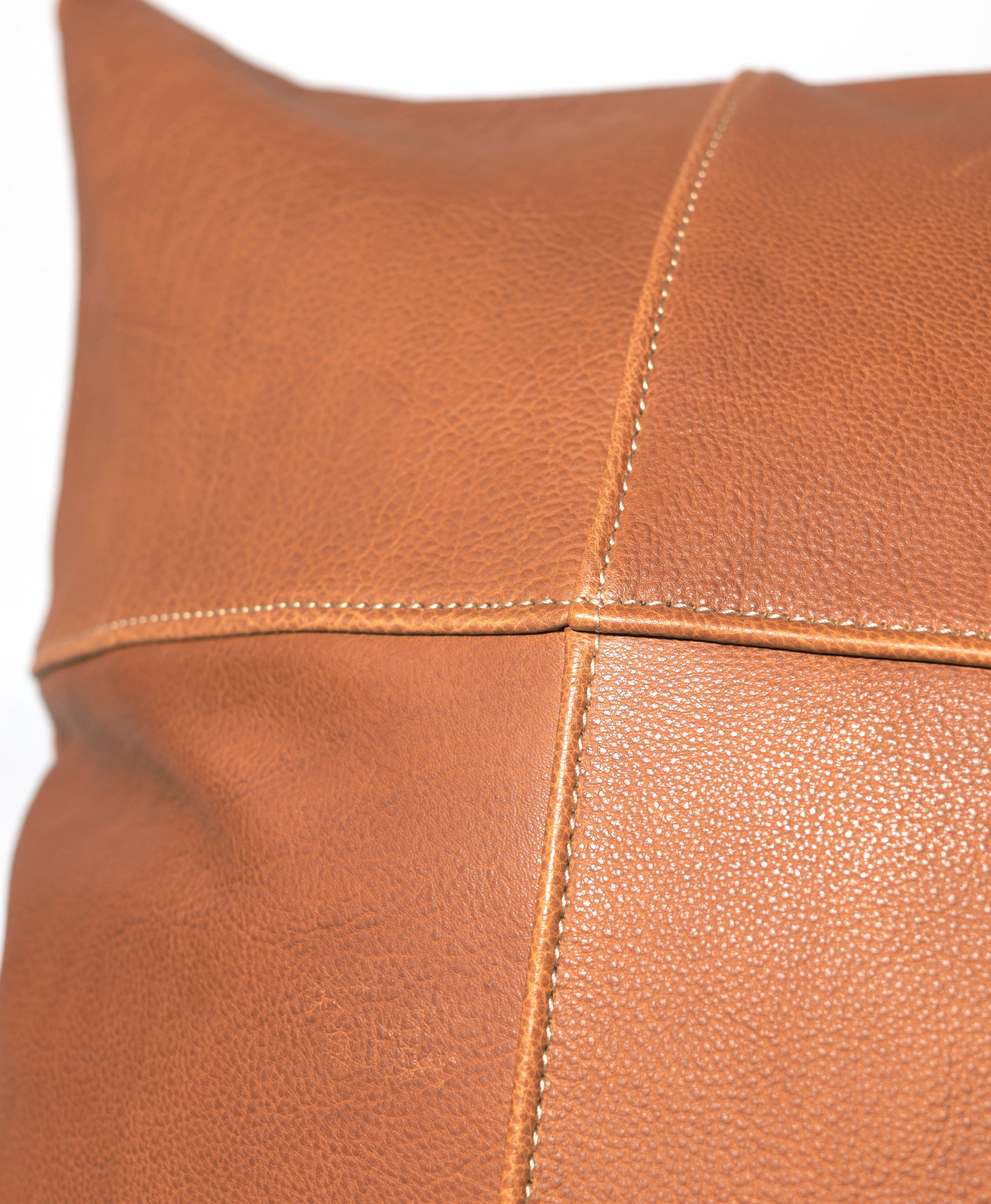 KM/LEATHER CUSHION / CAMEL