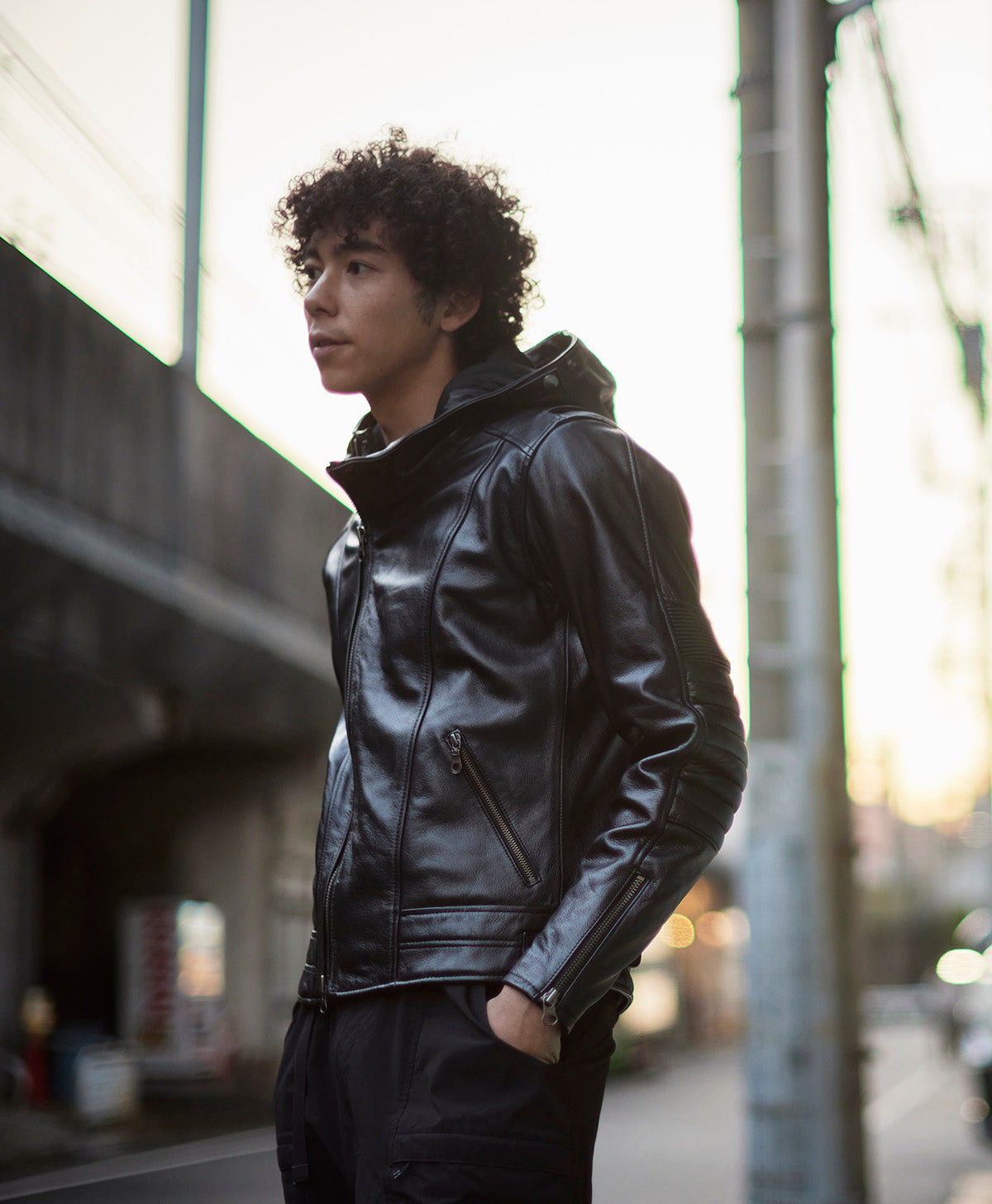 H184 B94 W72 サイズL 着用