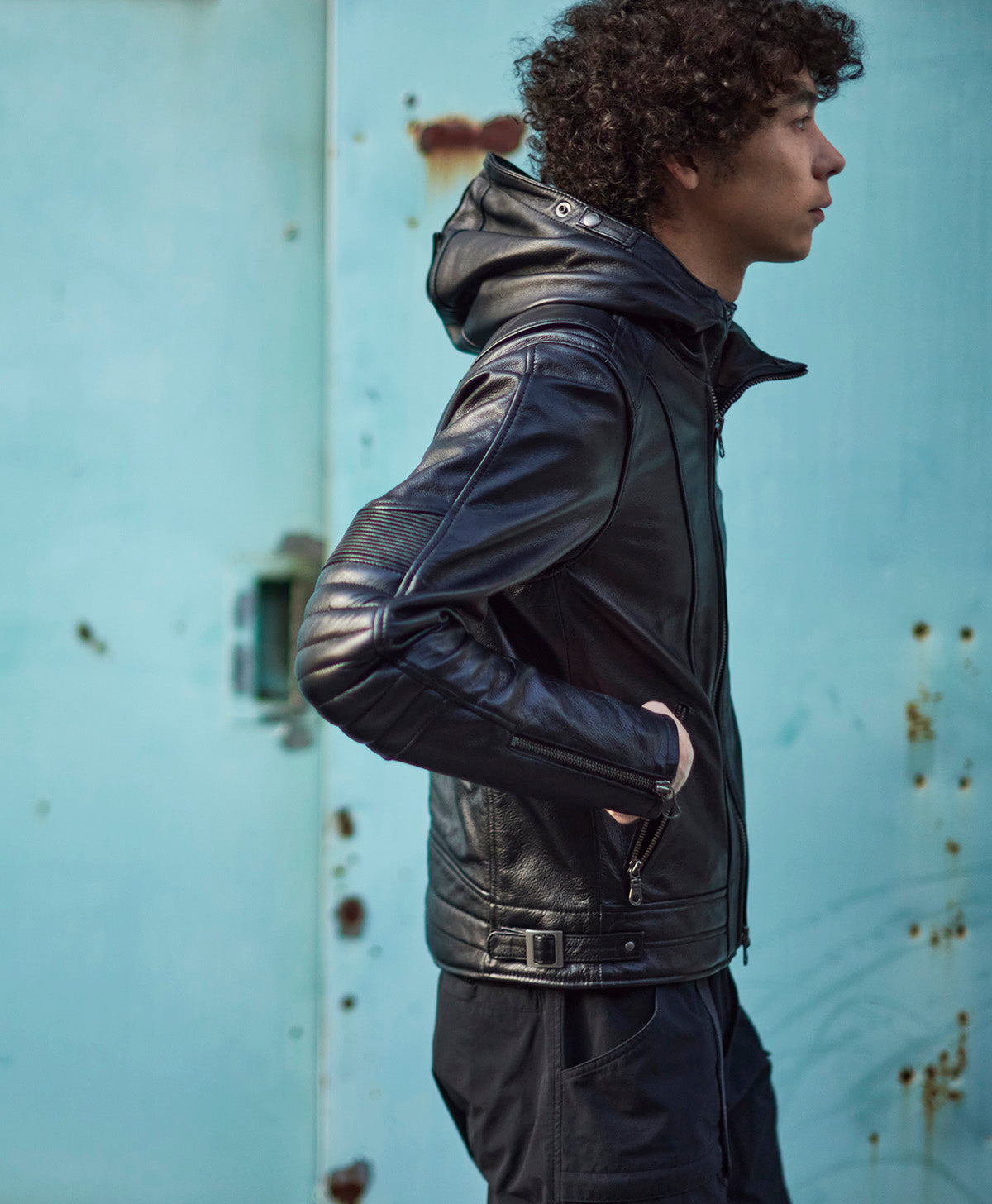 H184 B94 W72 サイズL 着用