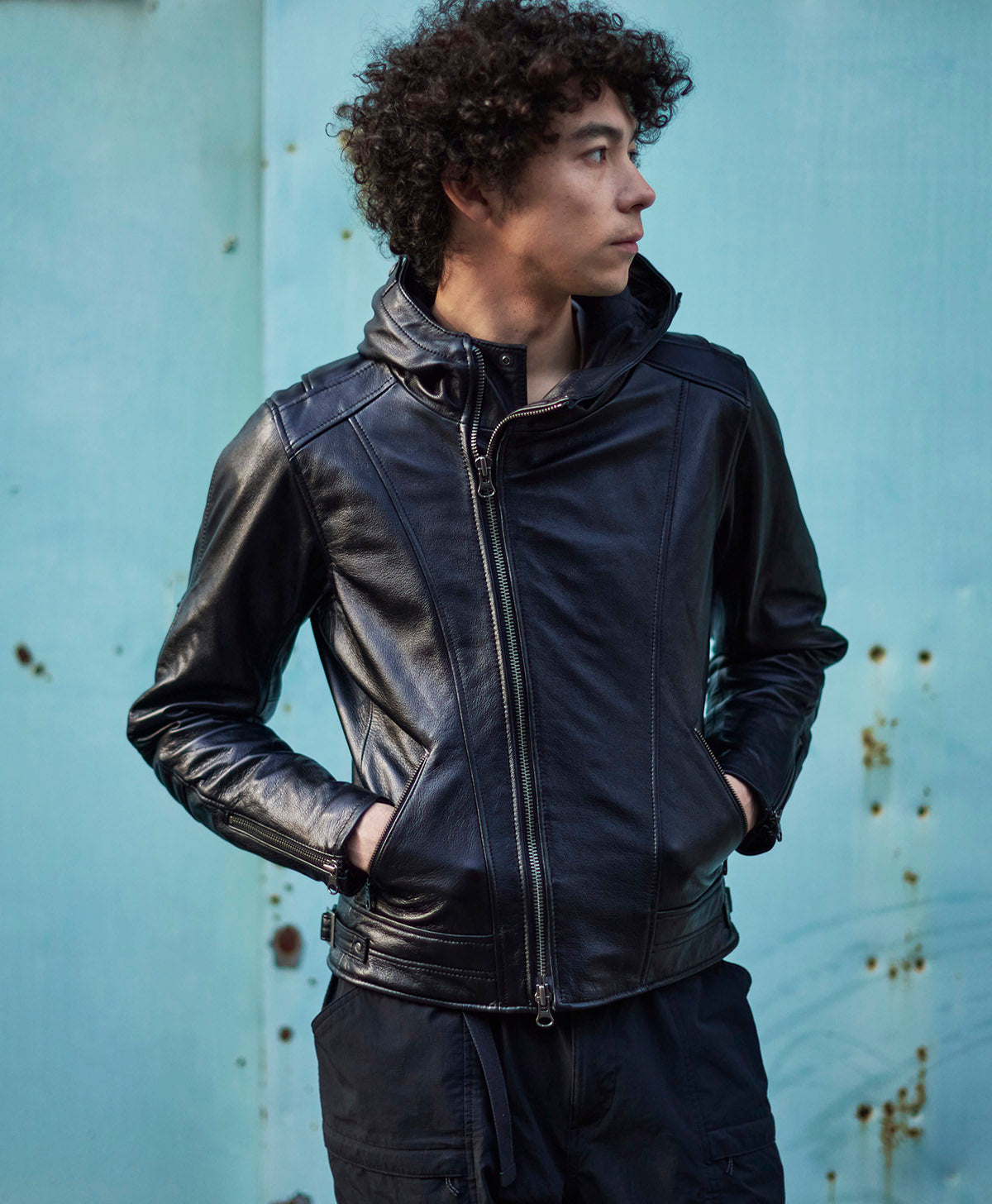 H184 B94 W72 サイズL 着用