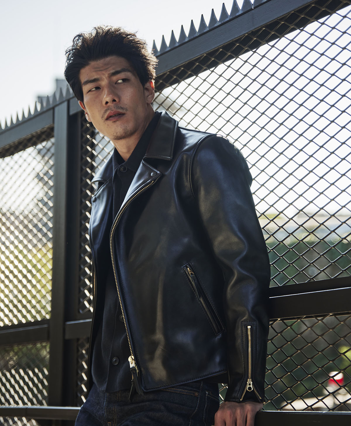 A*e様 ドルガバ　D&G レザーショートジャケット 黒 ゴールドファスナー ドルガバ D&G レザーショートジャケット 黒 ゴールドファスナー 【公式