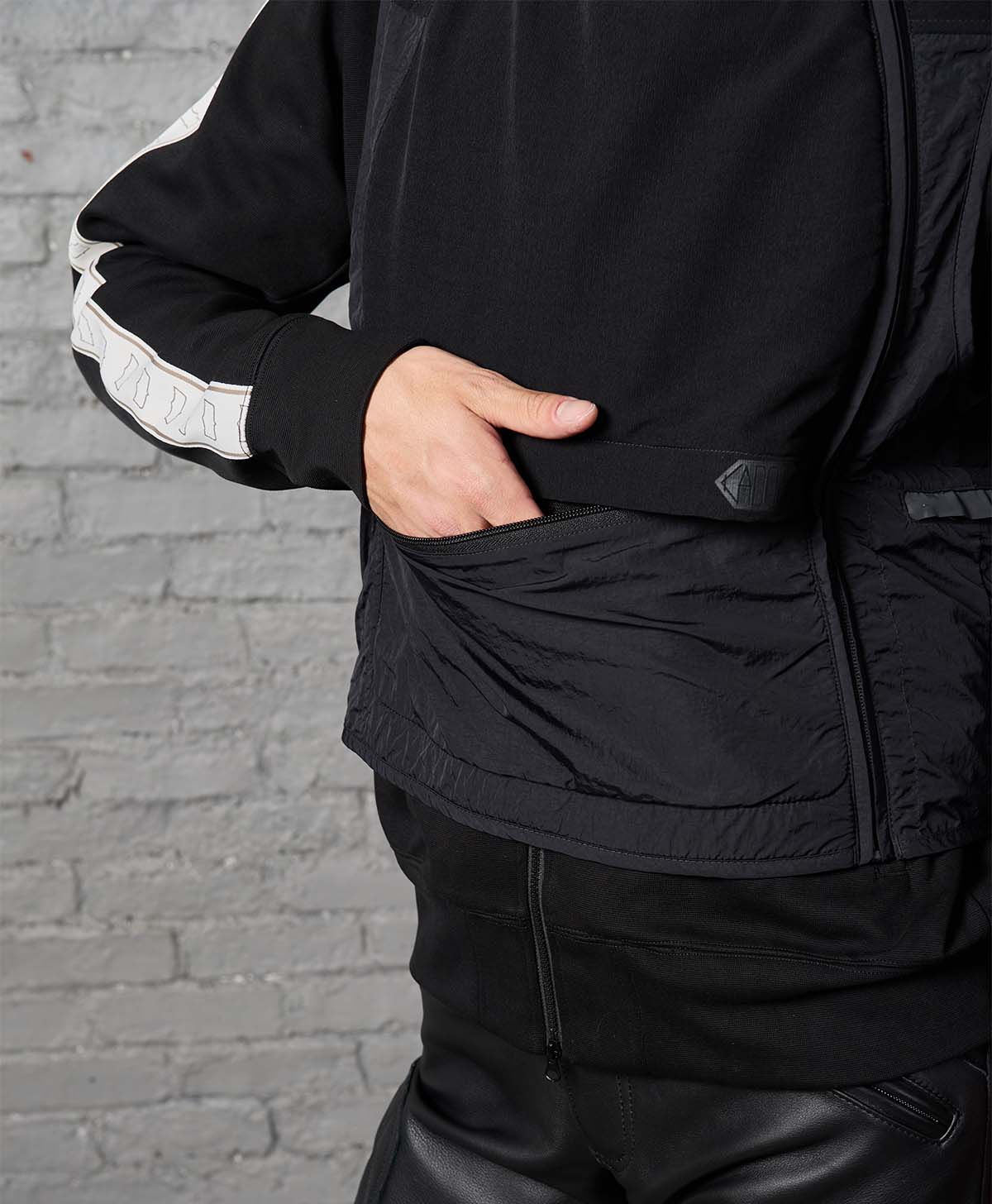 ANORAK VEST / BLACK