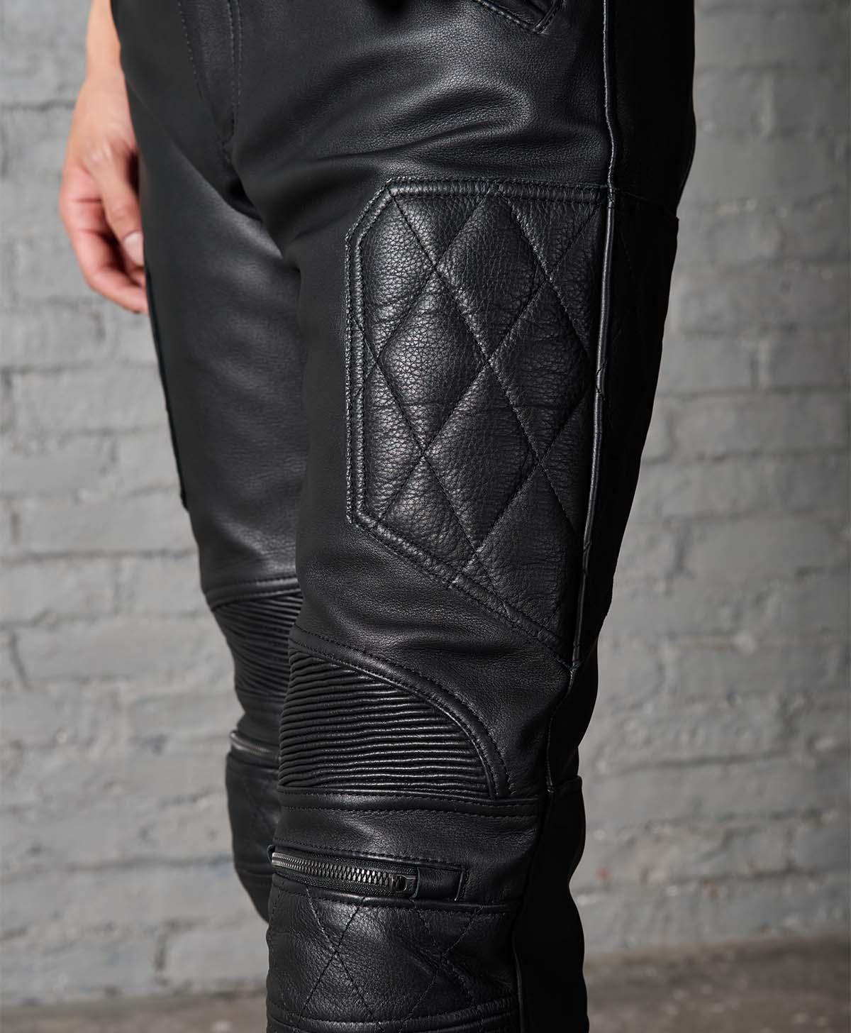 BRAWLER PANTS-STEALTH / Black