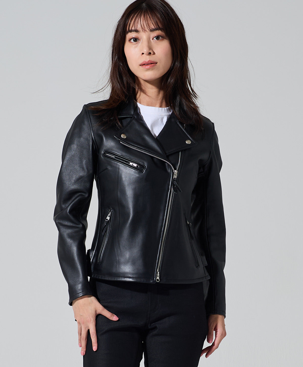 H167 B79 W59 H86 サイズWM Tシャツ着用