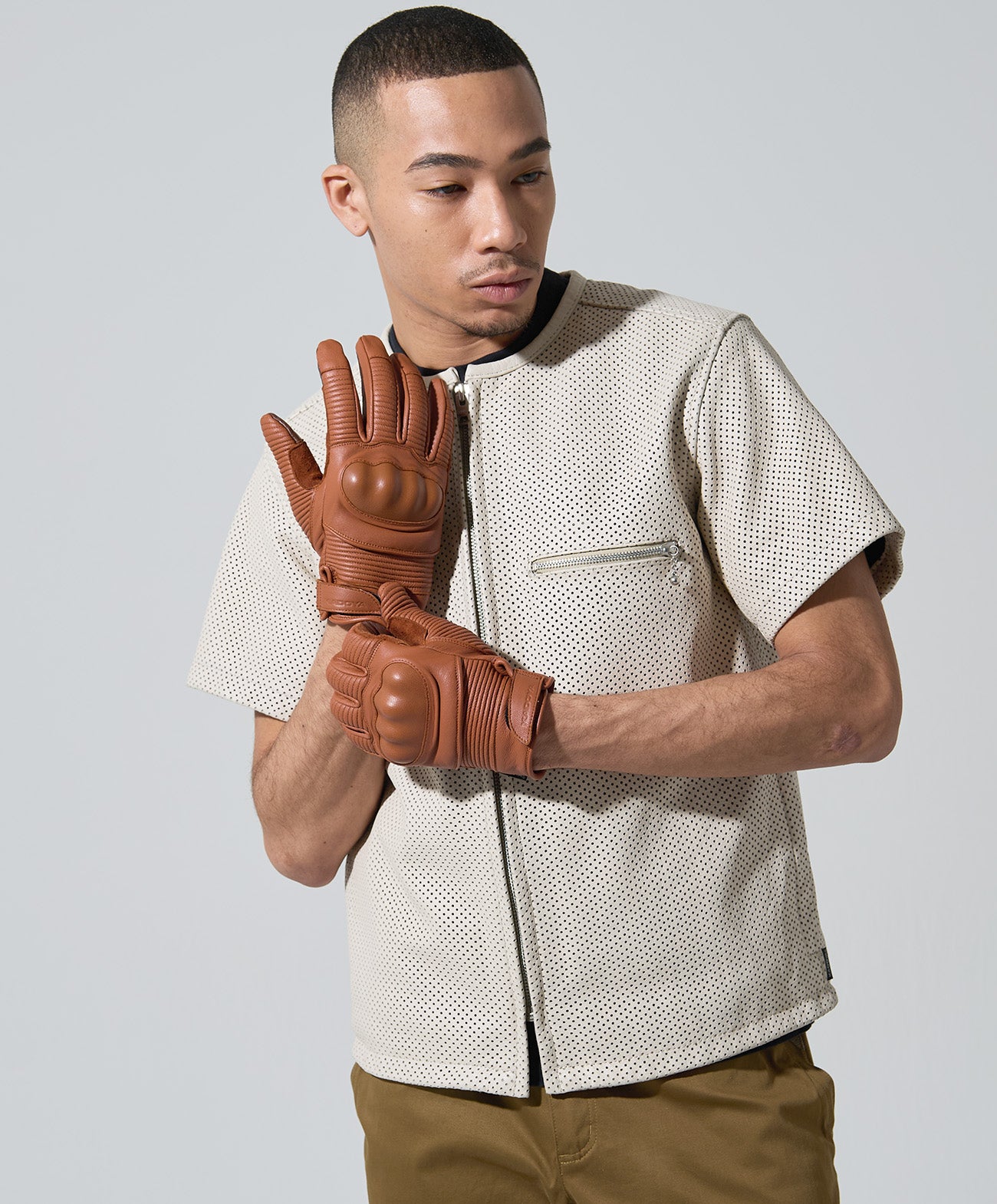 H178 B84 W72 サイズL 着用