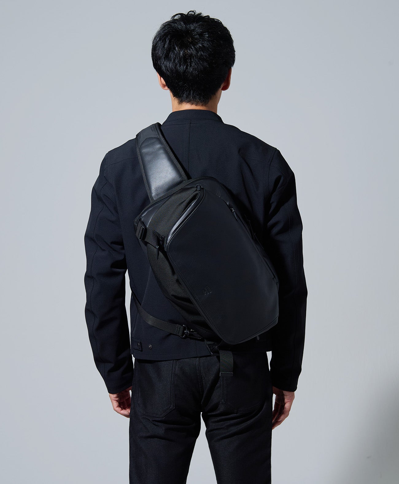 RIDERS SLING BAG