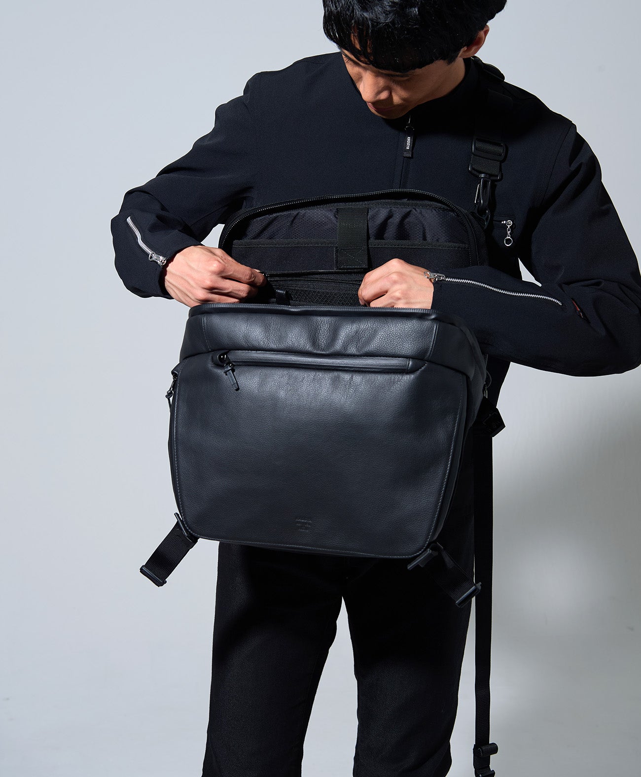 RIDERS SLING BAG