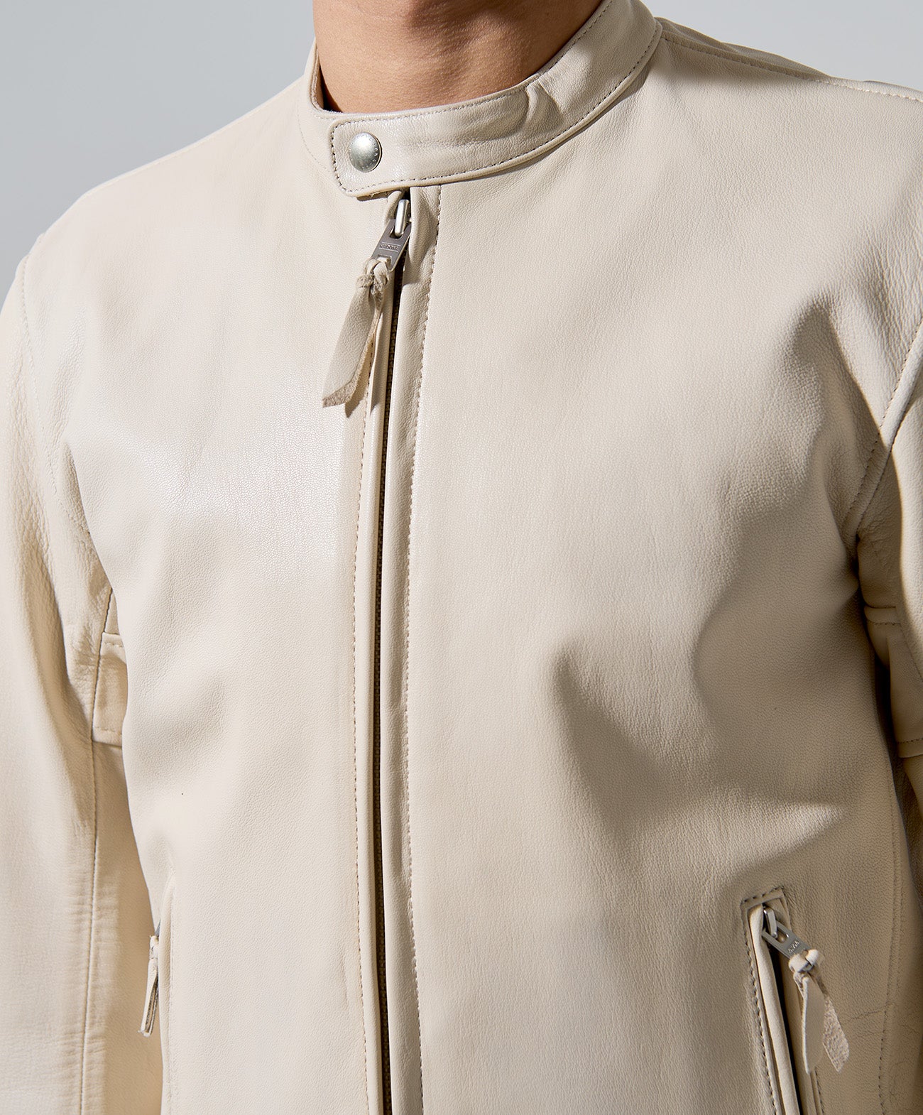 H178 B84 W72 サイズL 着用